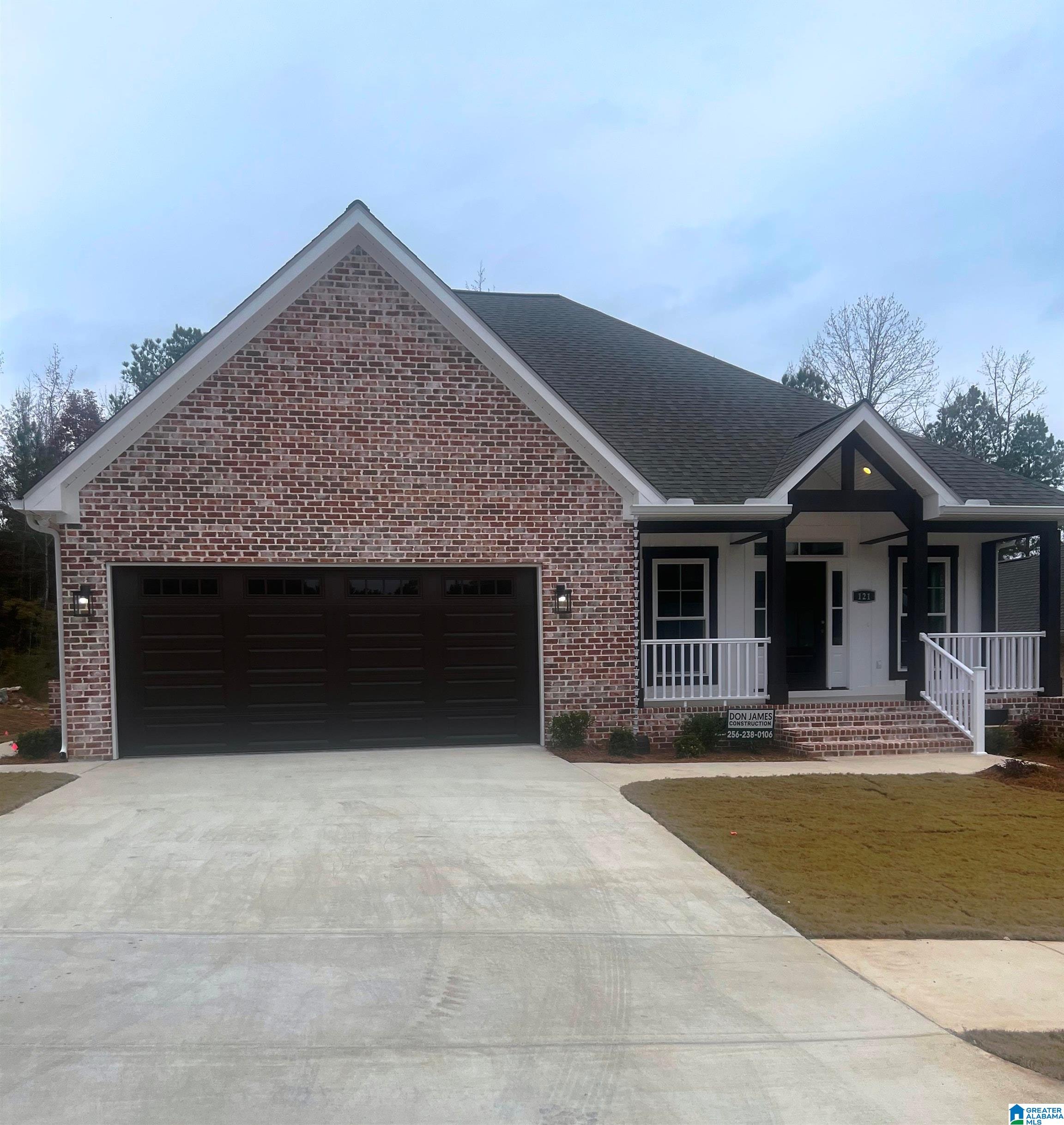 Homes for sale in Anniston, AL | 121 Village Circle, Anniston, AL 36207 | MLS# 21429853