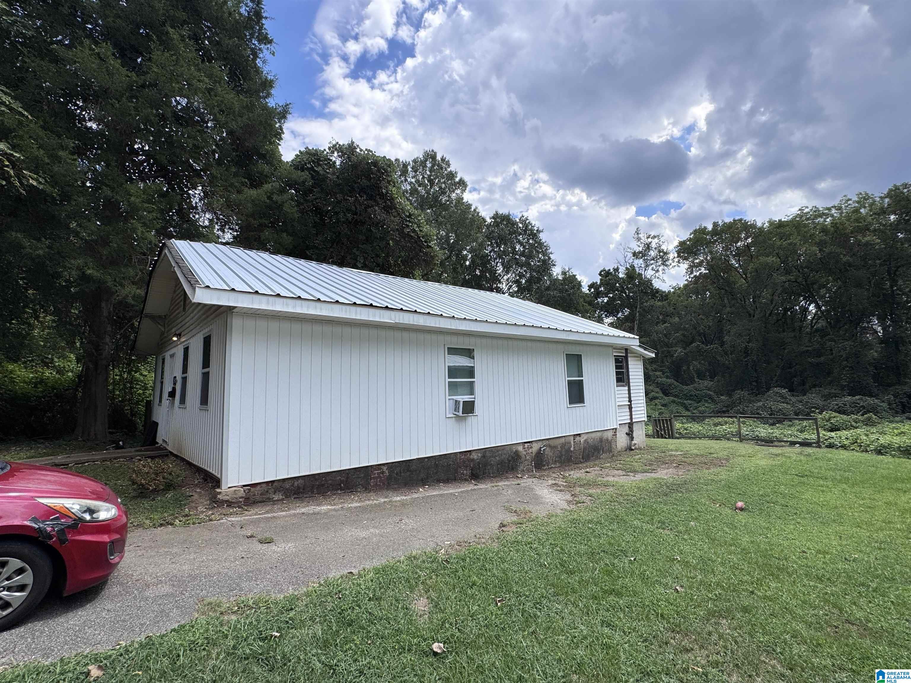 Homes for sale in Birmingham, AL | 5211 Loop Road, Birmingham, AL 35224 | MLS# 21430226