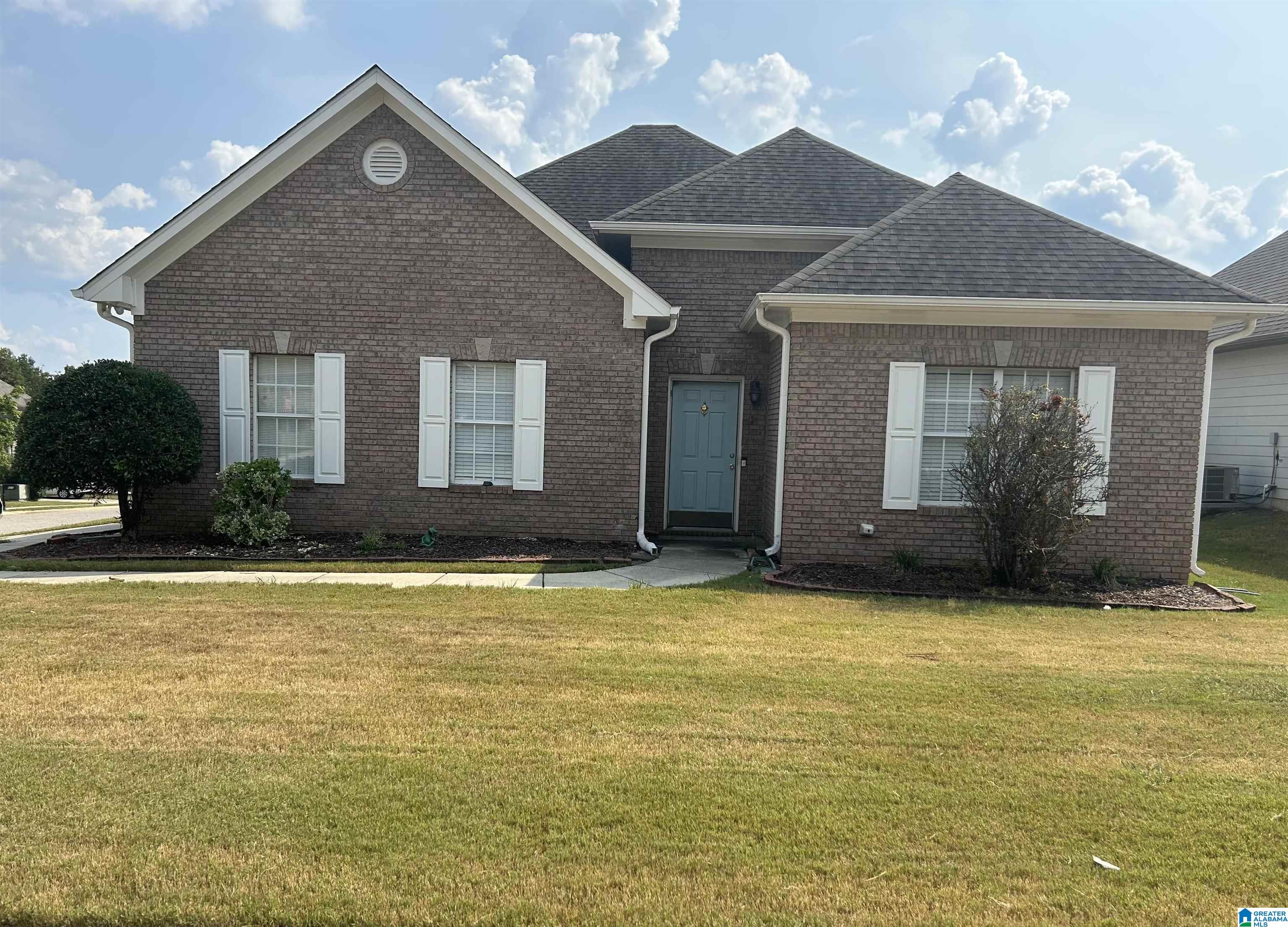 906 SAVANNAH LANE