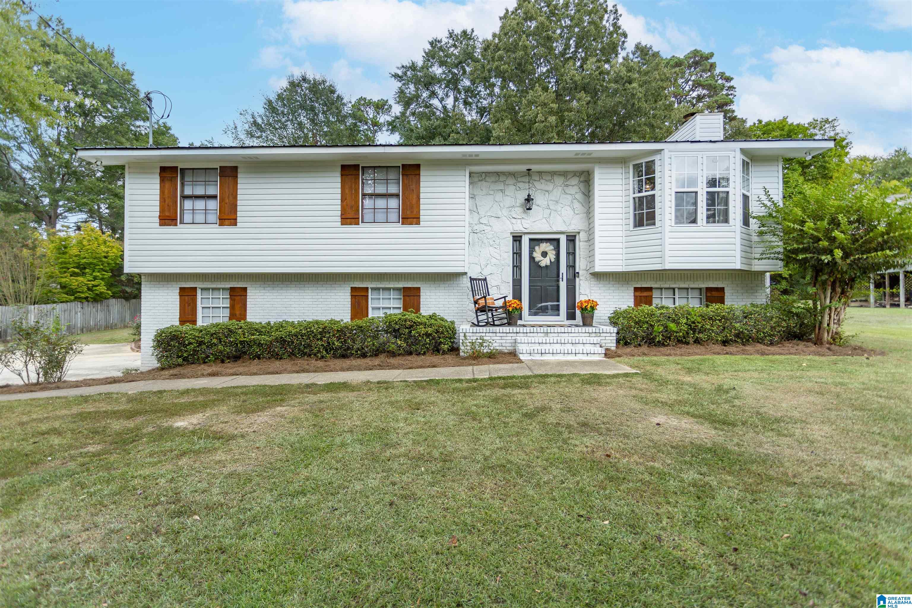 609 GREENWOOD CIRCLE
