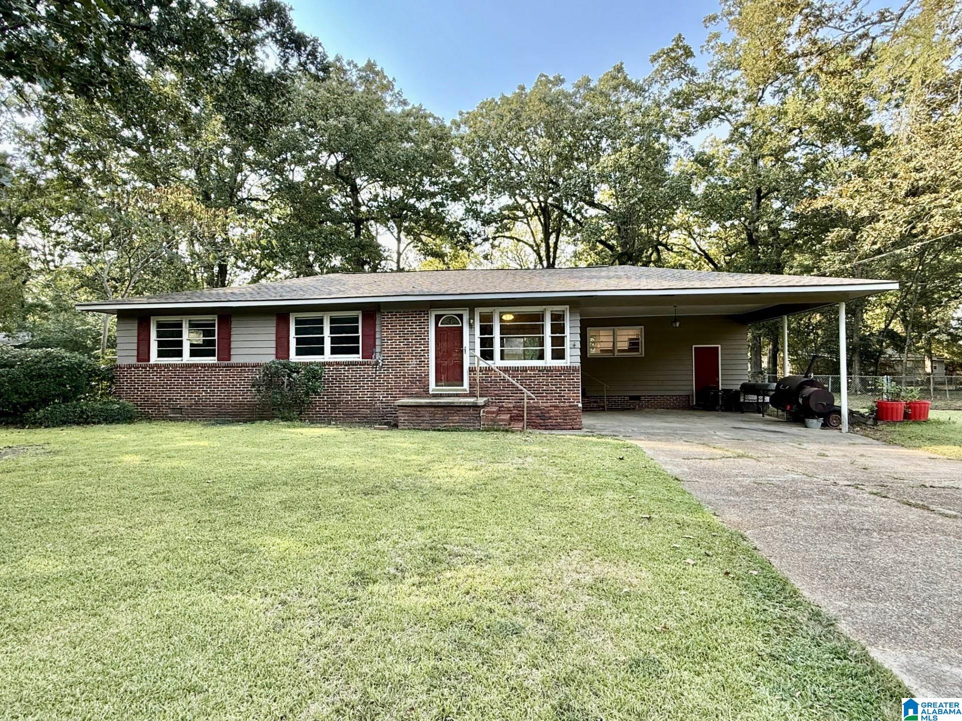 Homes for sale in Demopolis, AL | 1704 Maple Leaf Dr, Demopolis, AL 36732 | MLS# 21430460