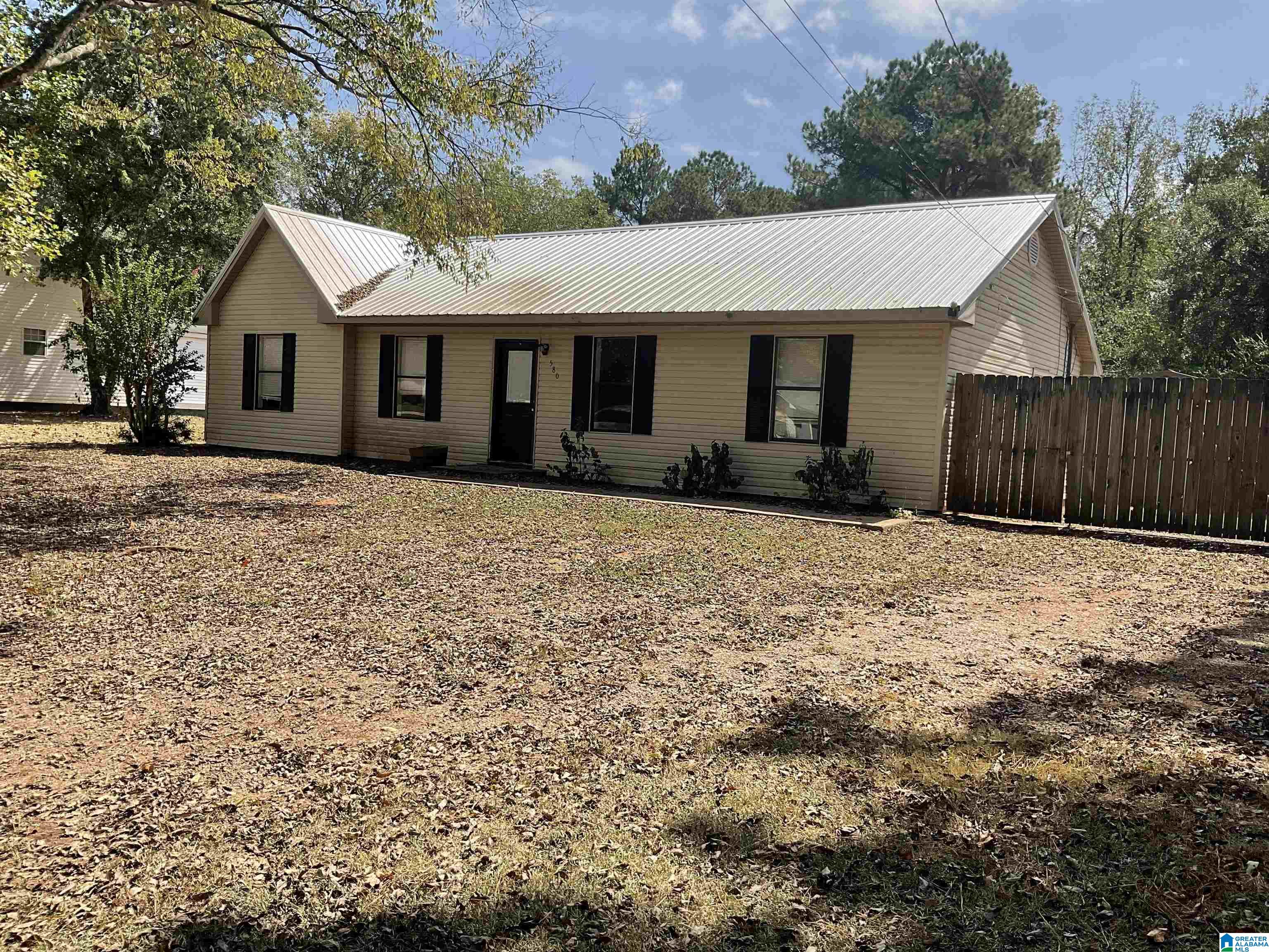 580 PINECREST DRIVE