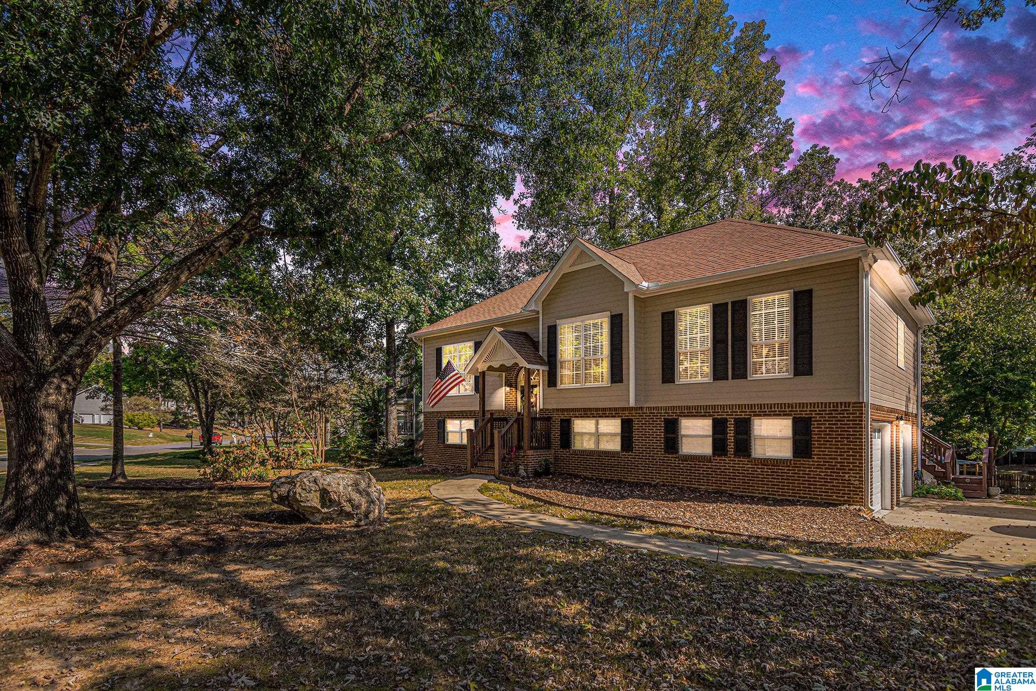 352 DOGWOOD TRAIL