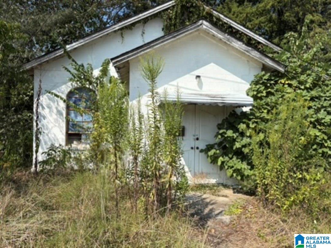 Homes for sale in Graysville, AL | 64 3rd Street Ne, Graysville, AL 35073 | MLS# 21431393