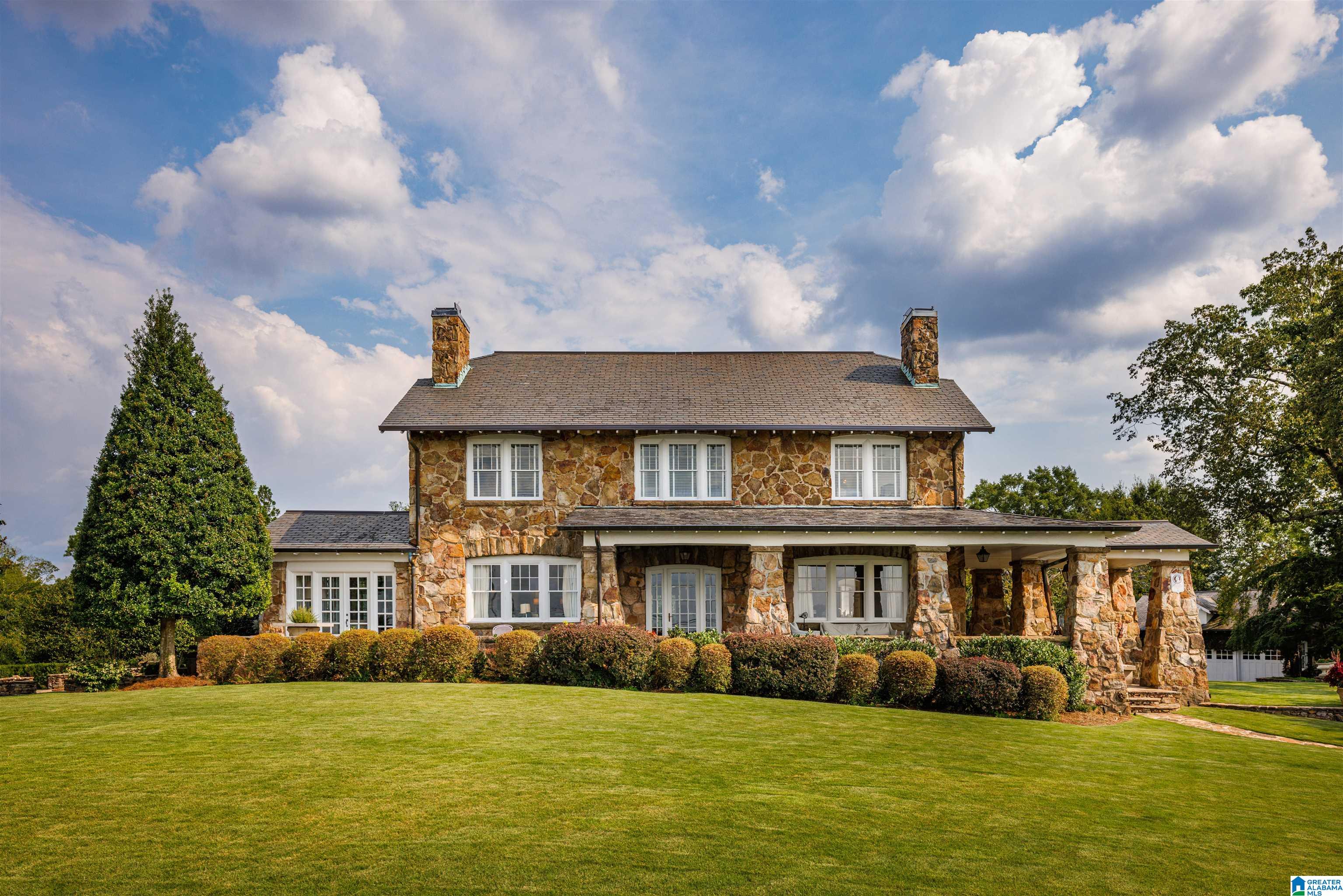 2761 SMYER CIRCLE