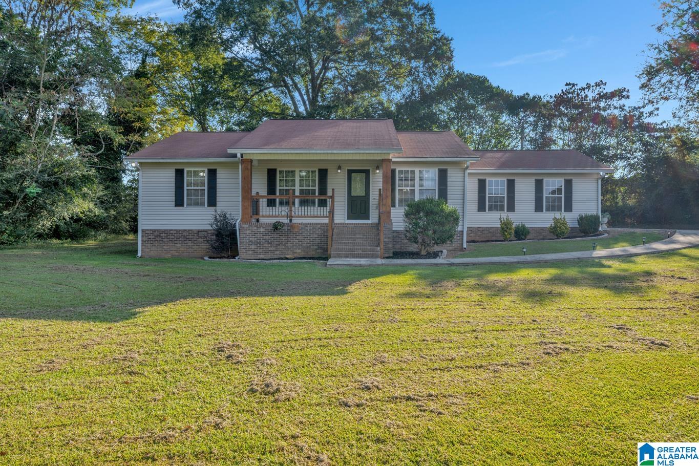 Homes for sale in Sumiton, AL | 20 1st Street N, Sumiton, AL 35148 | MLS# 21431535