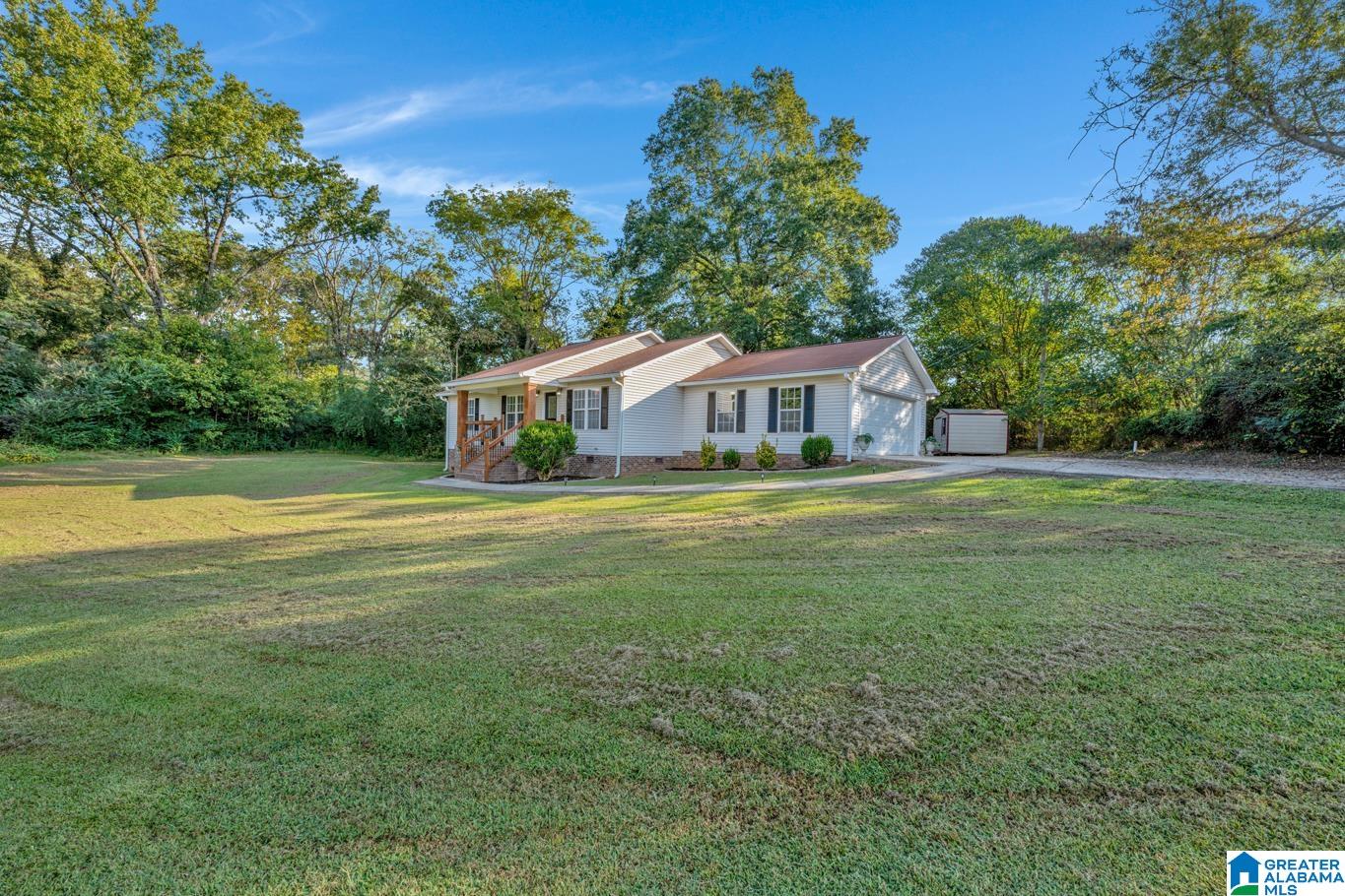 Homes for sale in Sumiton, AL | 20 1St Street N, Sumiton, AL 35148 | MLS# 21431535