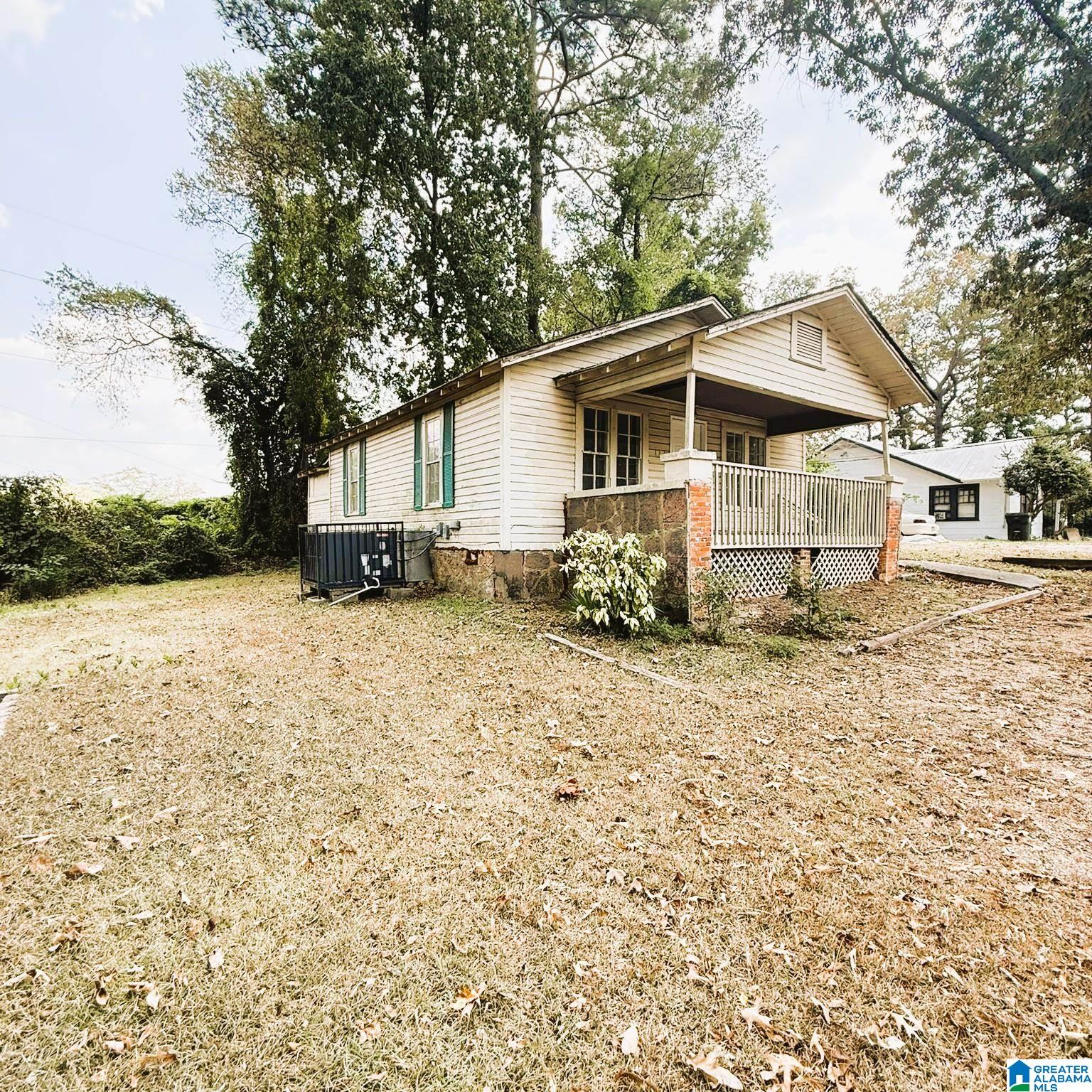 Homes for sale in Hueytown, AL | 147 Wickstead Road, Hueytown, AL 35023 | MLS# 21431576