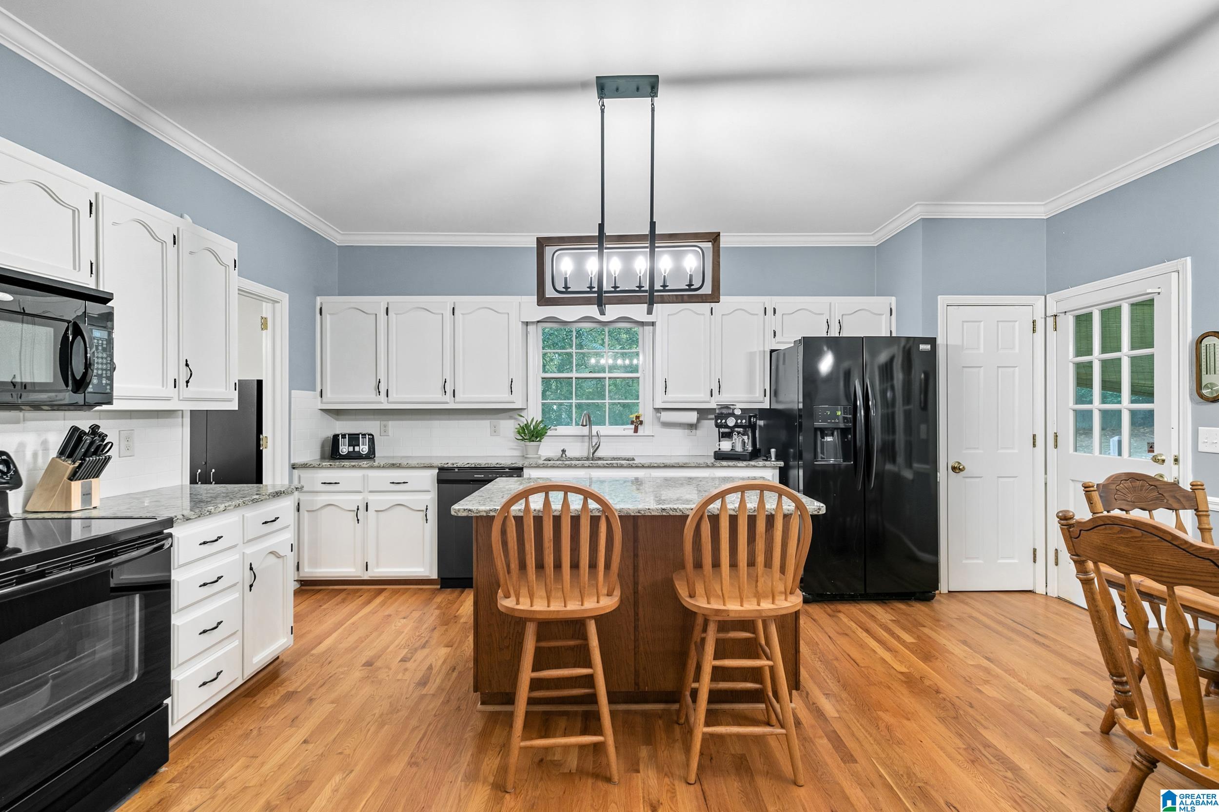 Homes for sale in Hoover, AL | 5047 Linwood Dr, Hoover, AL 35244 | MLS# 21431877