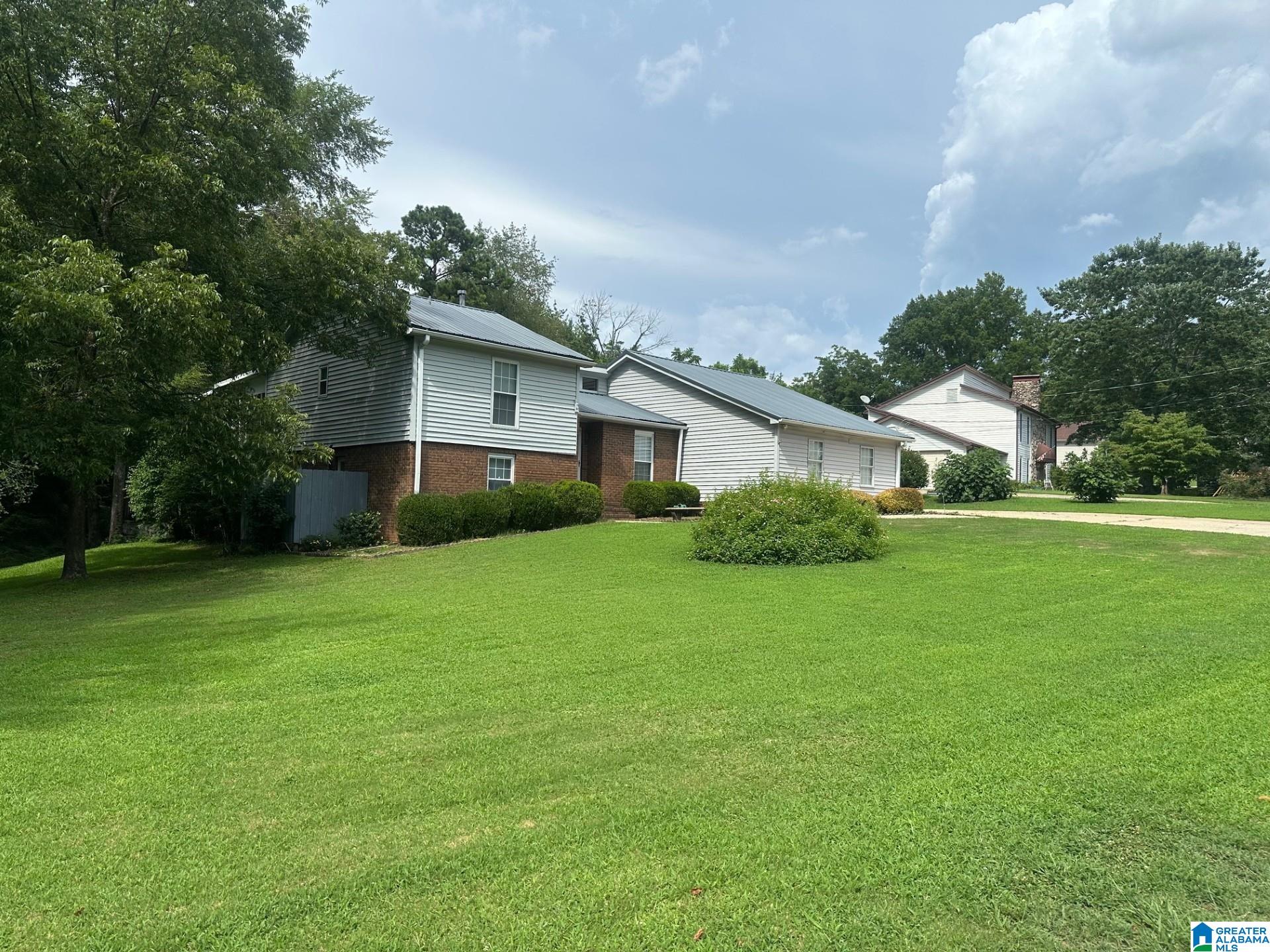 1821 CREELY DRIVE