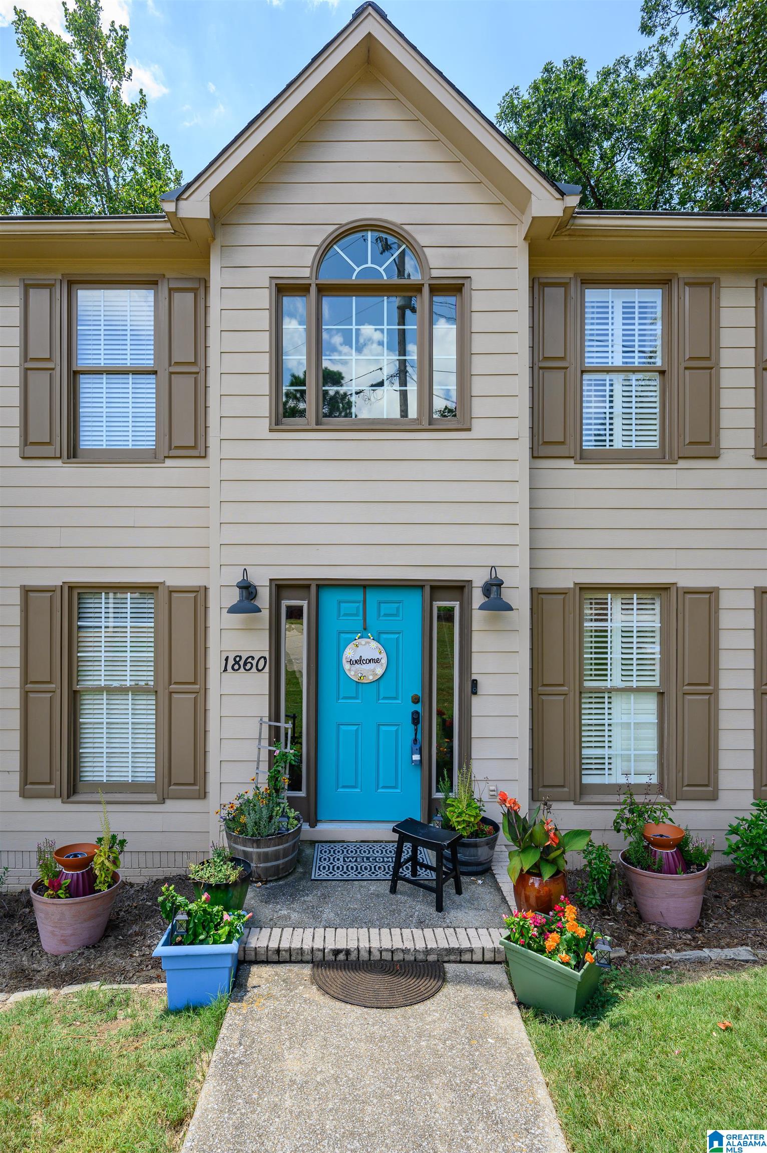 Homes for sale in Hoover, AL | 1860 Russet Hill Circle, Hoover, AL 35244 | MLS# 21432195