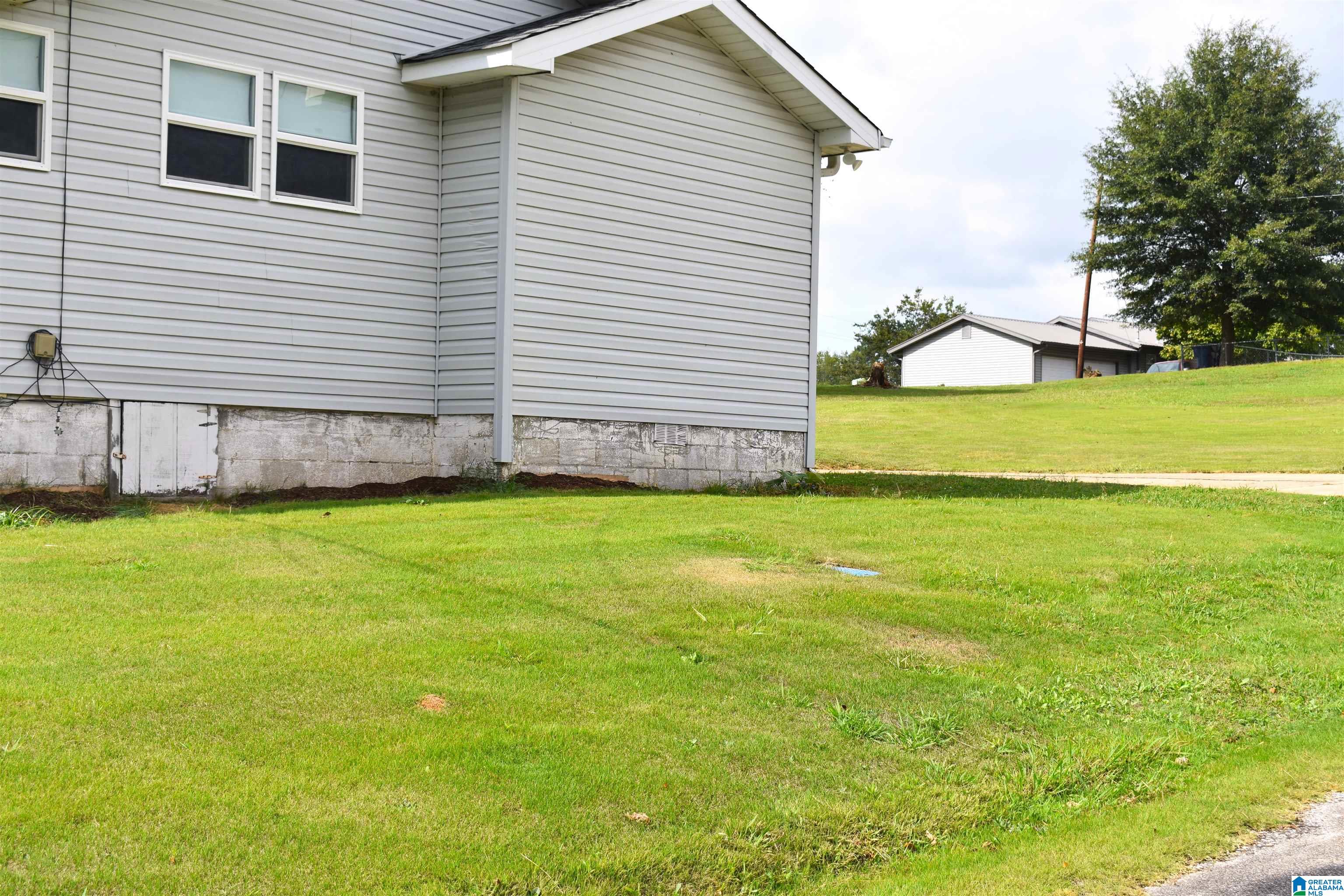 Homes for sale in Graysville, AL | 928 2nd Street Se, Graysville, AL 35073 | MLS# 21432286