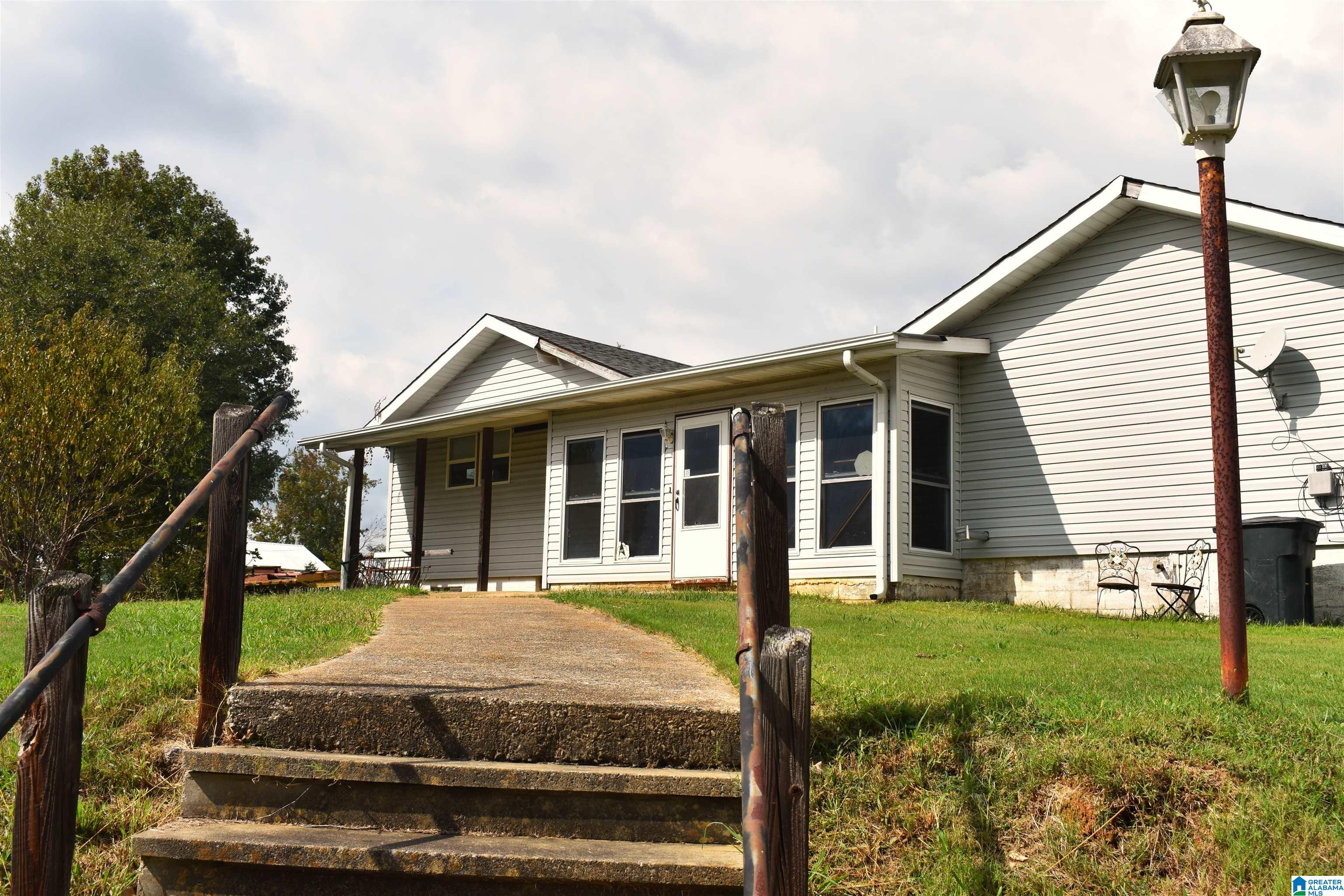 Homes for sale in Graysville, AL | 928 2Nd Street Se, Graysville, AL 35073 | MLS# 21432286