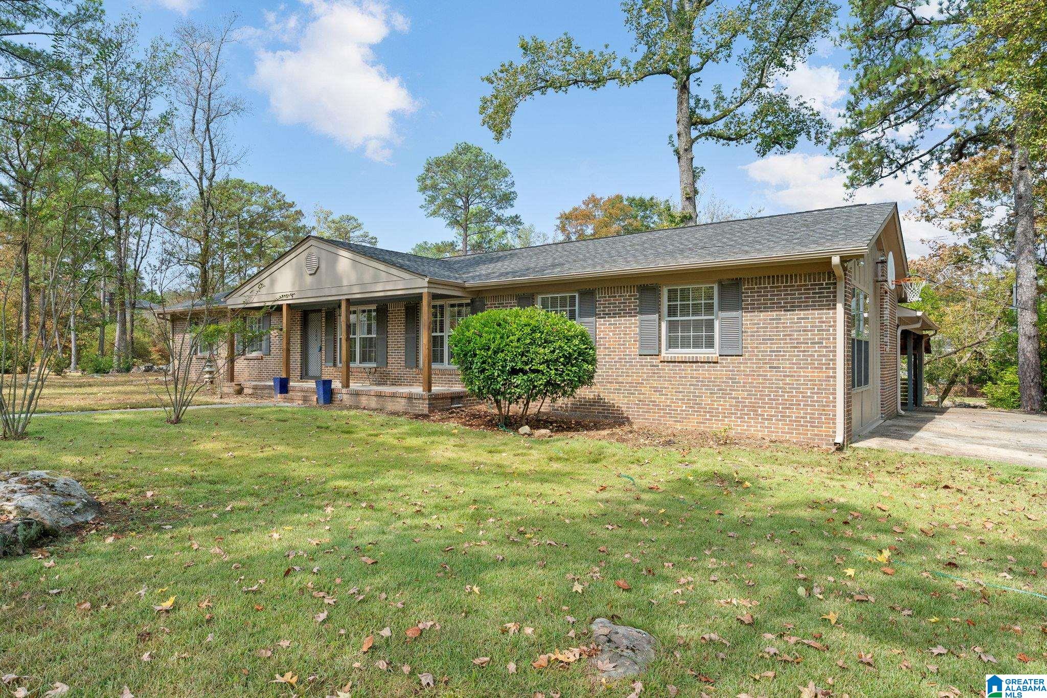 Homes for sale in Hoover, AL | 304 N Burbank Dr, Hoover, AL 35226 | MLS# 21432304