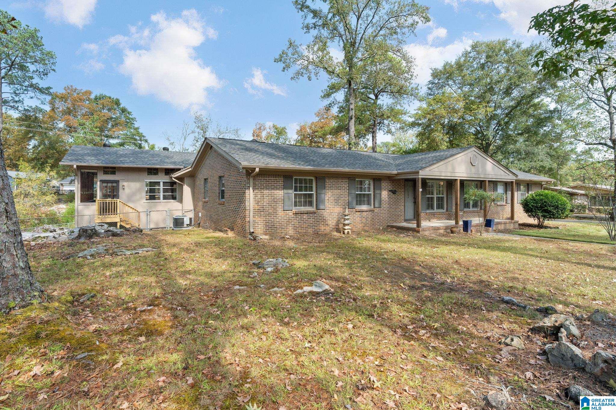 Homes for sale in Hoover, AL | 304 N Burbank Dr, Hoover, AL 35226 | MLS# 21432304