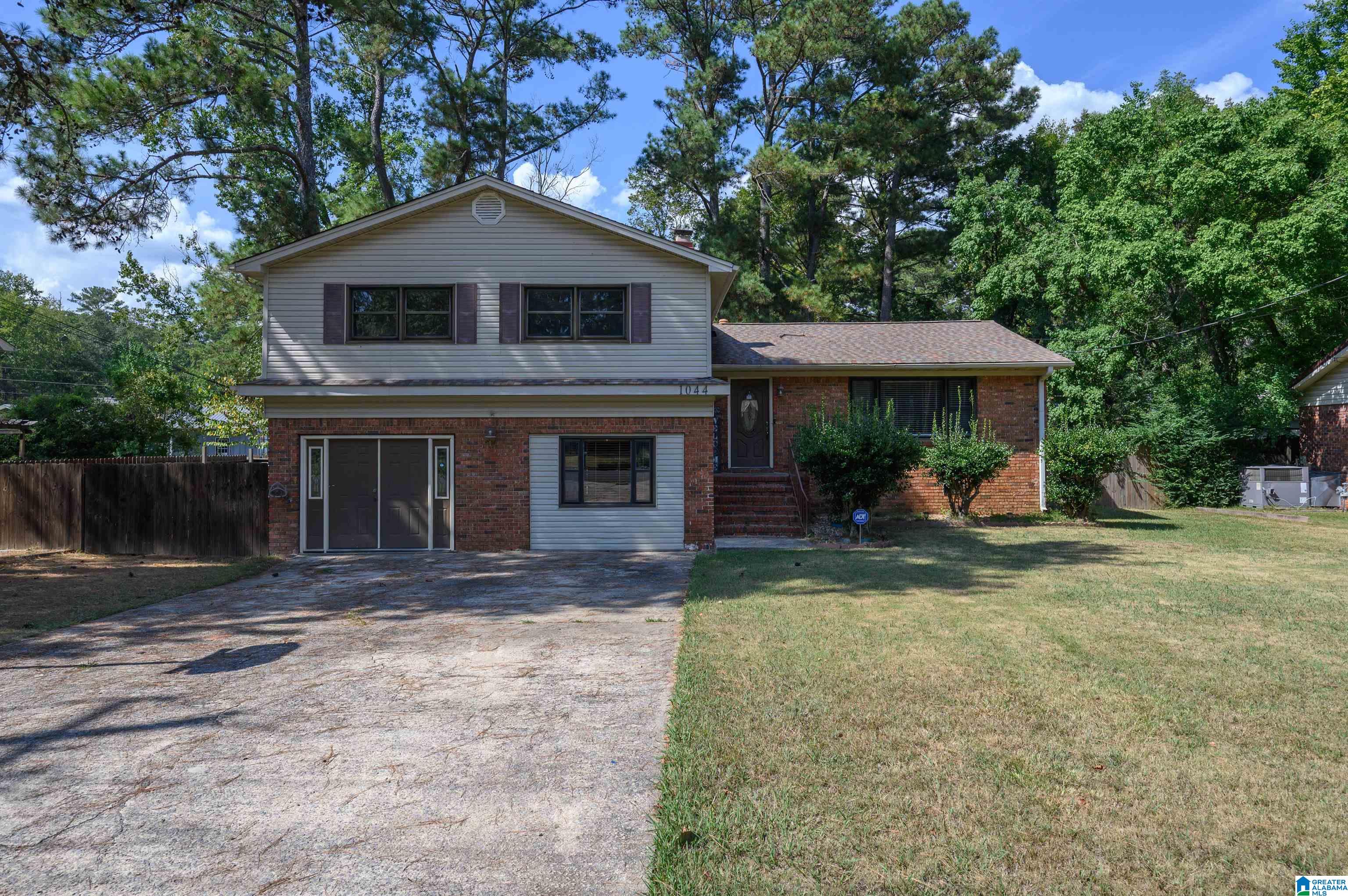 Homes for sale in Birmingham, AL | 1044 Sharp Dr, Birmingham, AL 35235 | MLS# 21432316