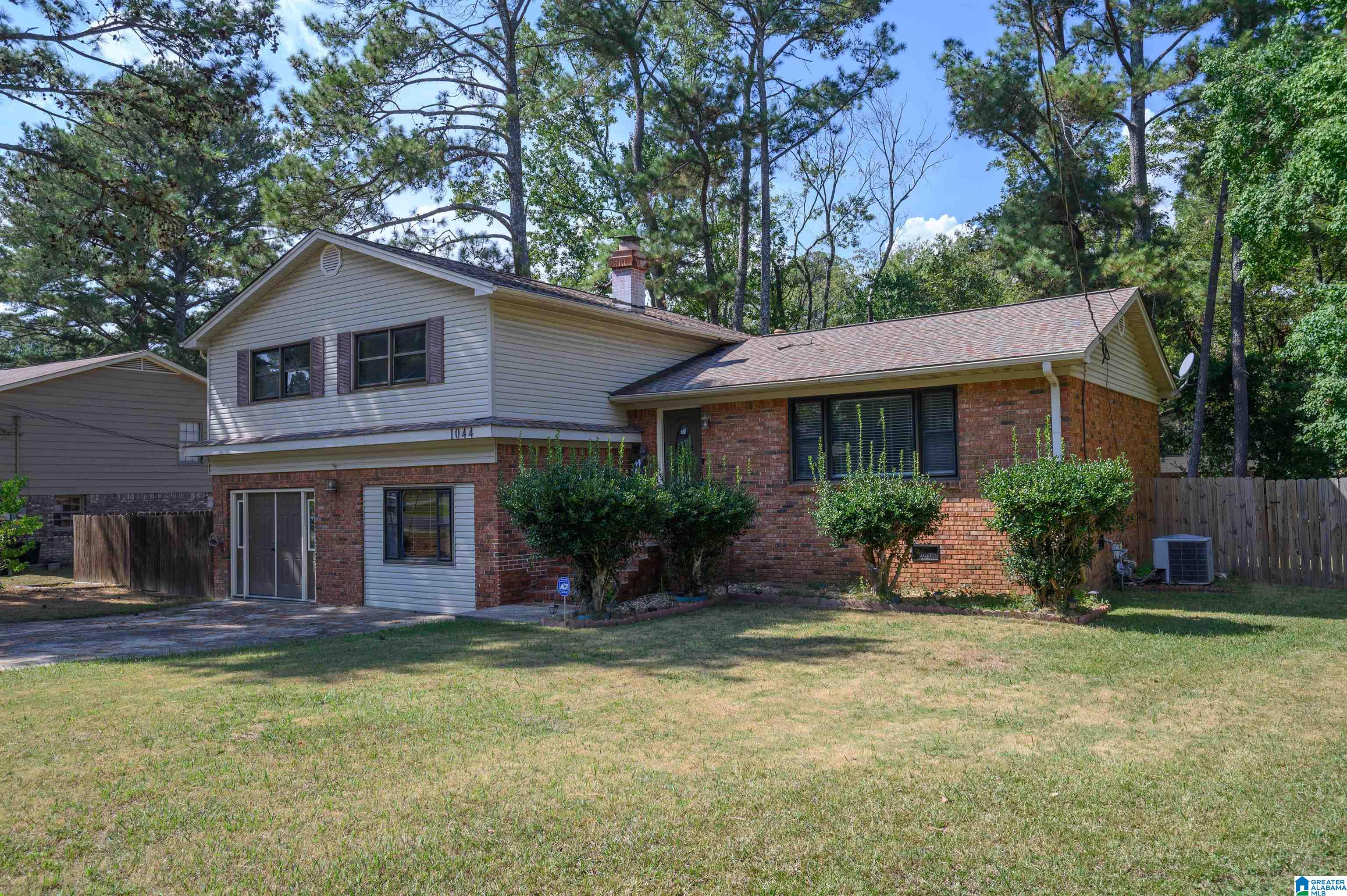 Homes for sale in Birmingham, AL | 1044 Sharp Dr, Birmingham, AL 35235 | MLS# 21432316