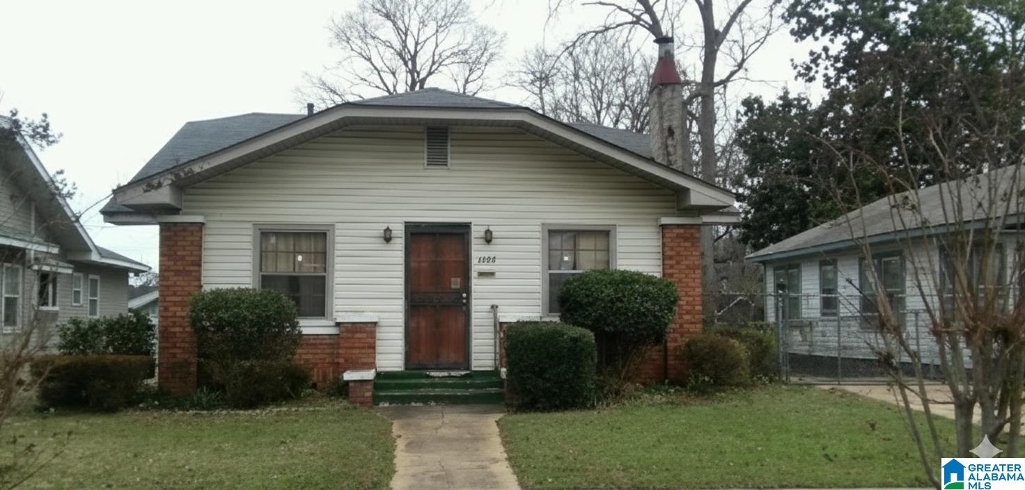 Homes for sale in Birmingham, AL | 1672 Fulton Avenue Sw, Birmingham, AL 35211 | MLS# 21432332