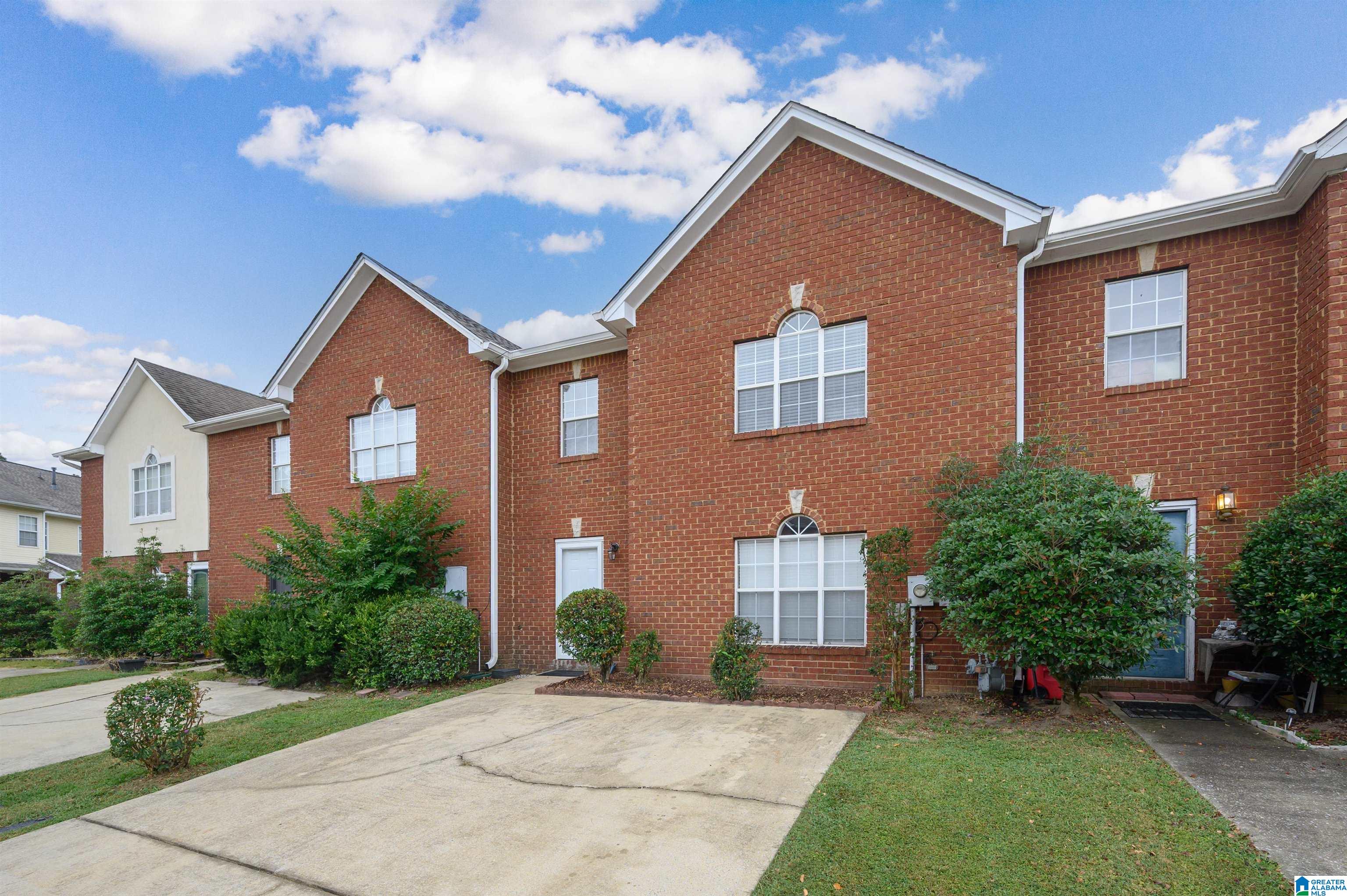 Homes for sale in Alabaster, AL | 644 Treymoor Lake Circle, Alabaster, AL 35007 | MLS# 21432389