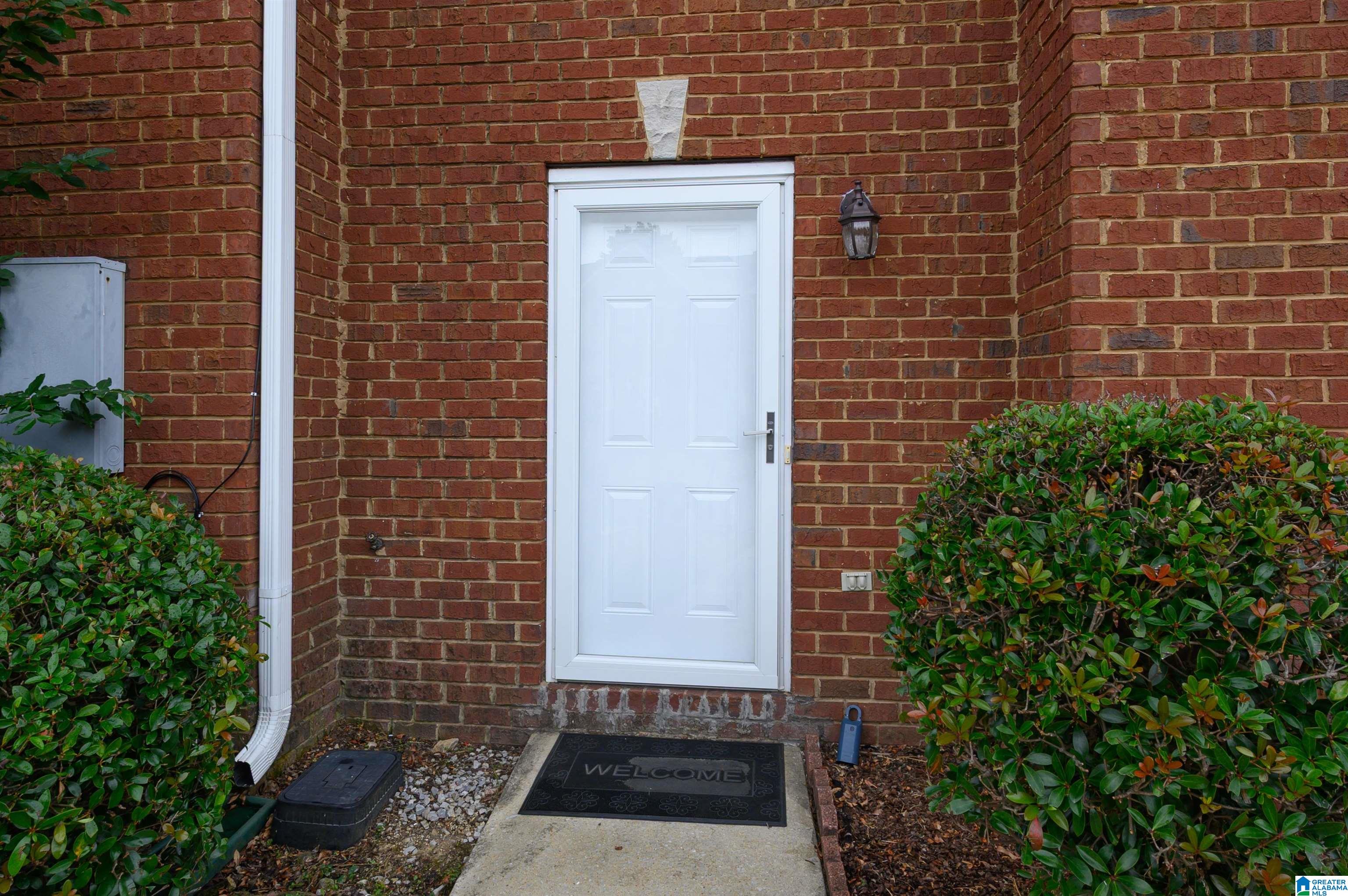 Homes for sale in Alabaster, AL | 644 Treymoor Lake Circle, Alabaster, AL 35007 | MLS# 21432389