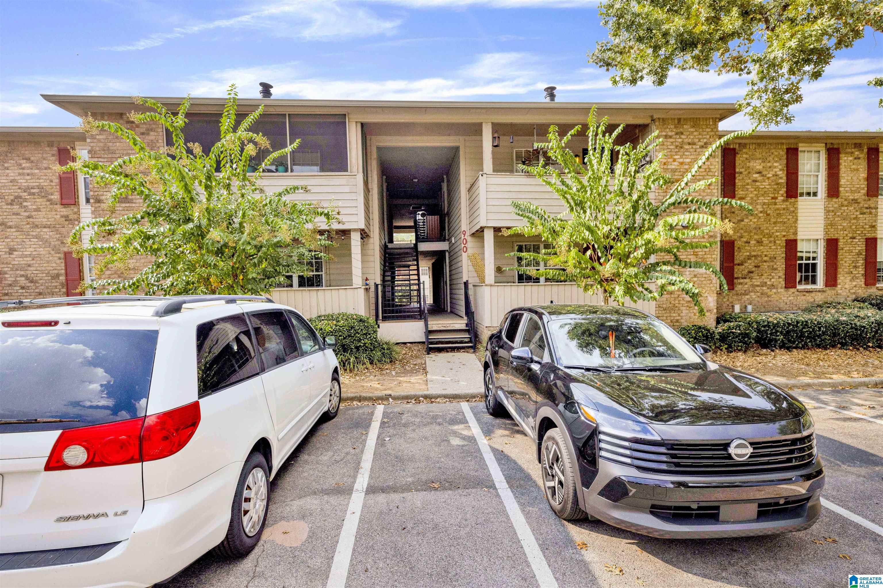 Homes for sale in Hoover, AL | 908 Chapel Creek Dr #908, Hoover, AL 35226 | MLS# 21432406