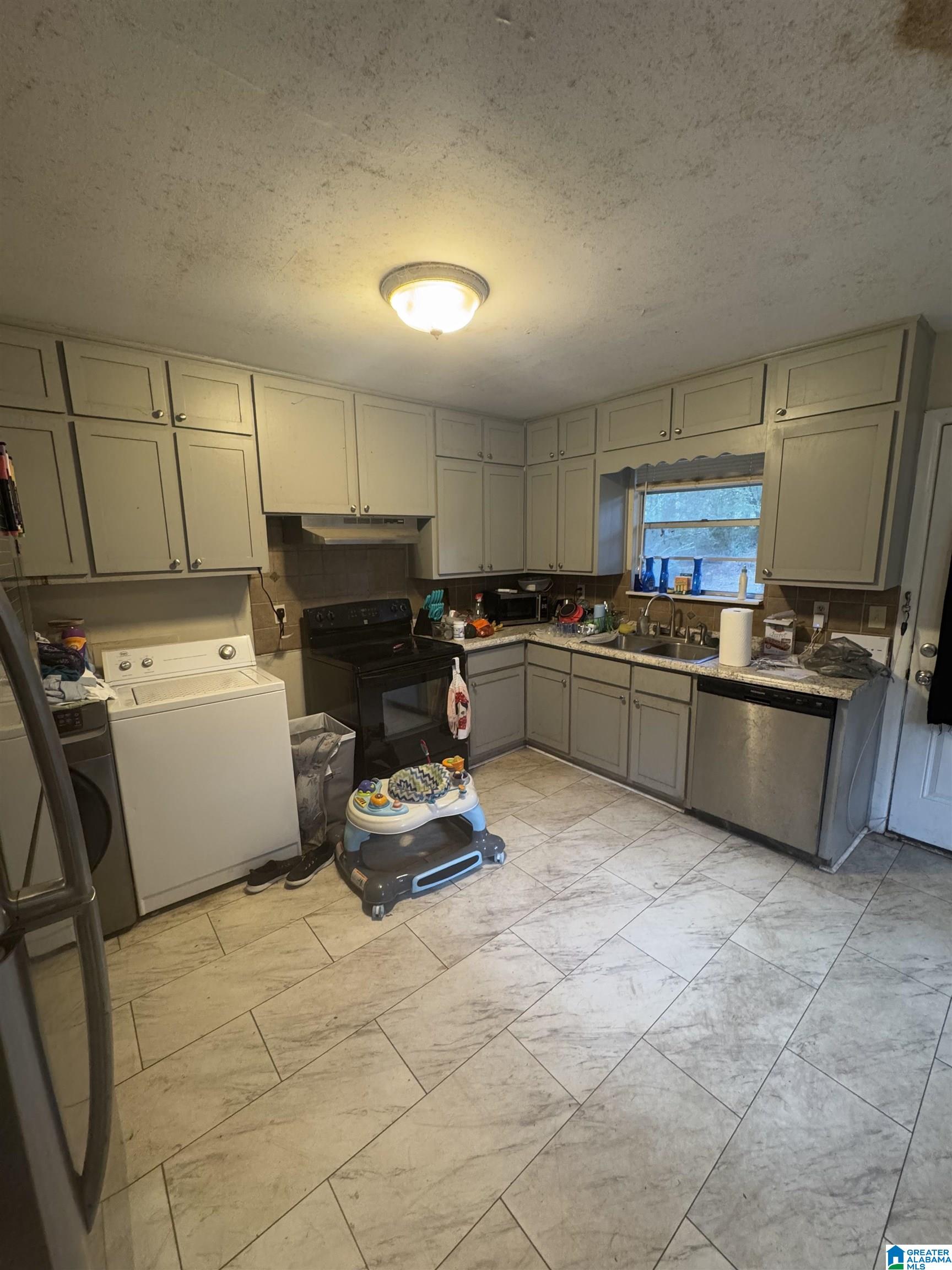 Homes for sale in Center Point, AL | 17 19th Avenue Nw, Center Point, AL 35215 | MLS# 21432463