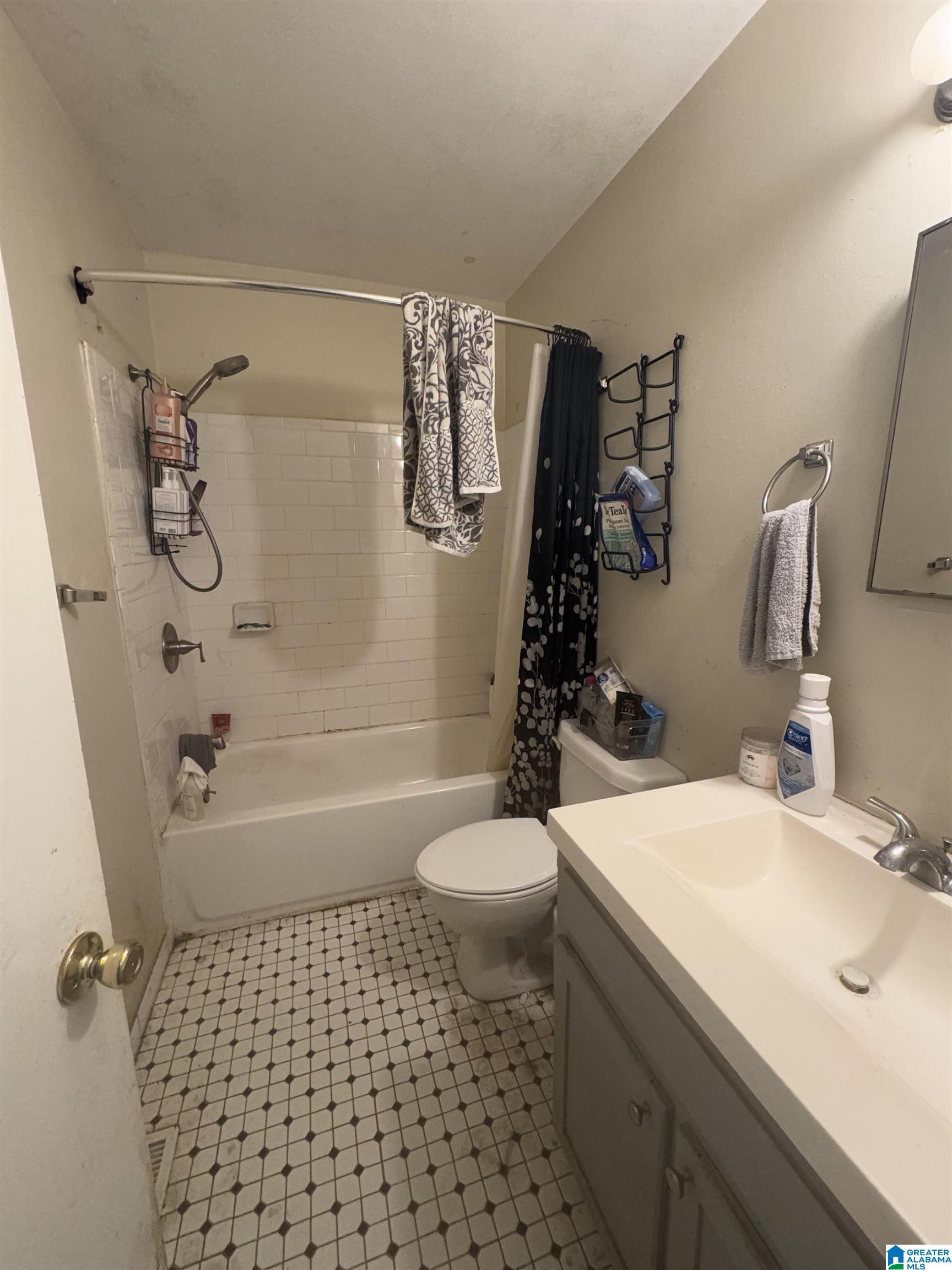 Homes for sale in Center Point, AL | 17 19th Avenue Nw, Center Point, AL 35215 | MLS# 21432463