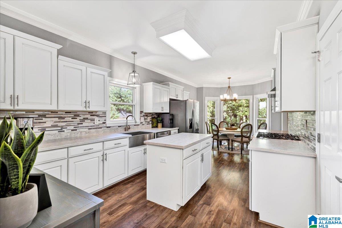 728 HEATHERWOOD DRIVE