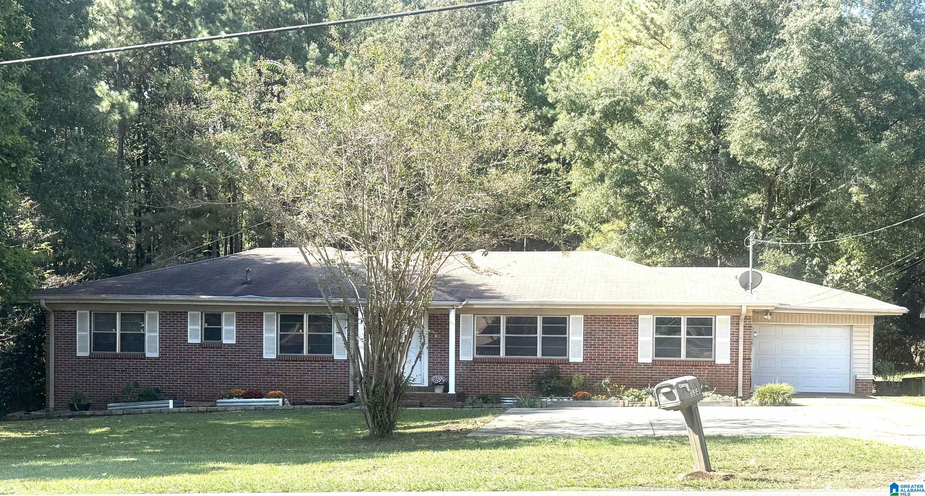 Homes for sale in Hueytown, AL | 1133 Hueytown Road, Hueytown, AL 35023 | MLS# 21432764