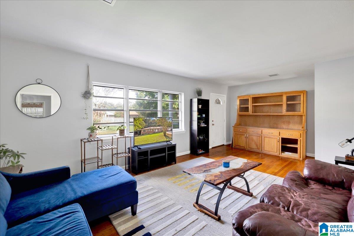 Homes for sale in Hueytown, AL | 1133 Hueytown Road, Hueytown, AL 35023 | MLS# 21432764