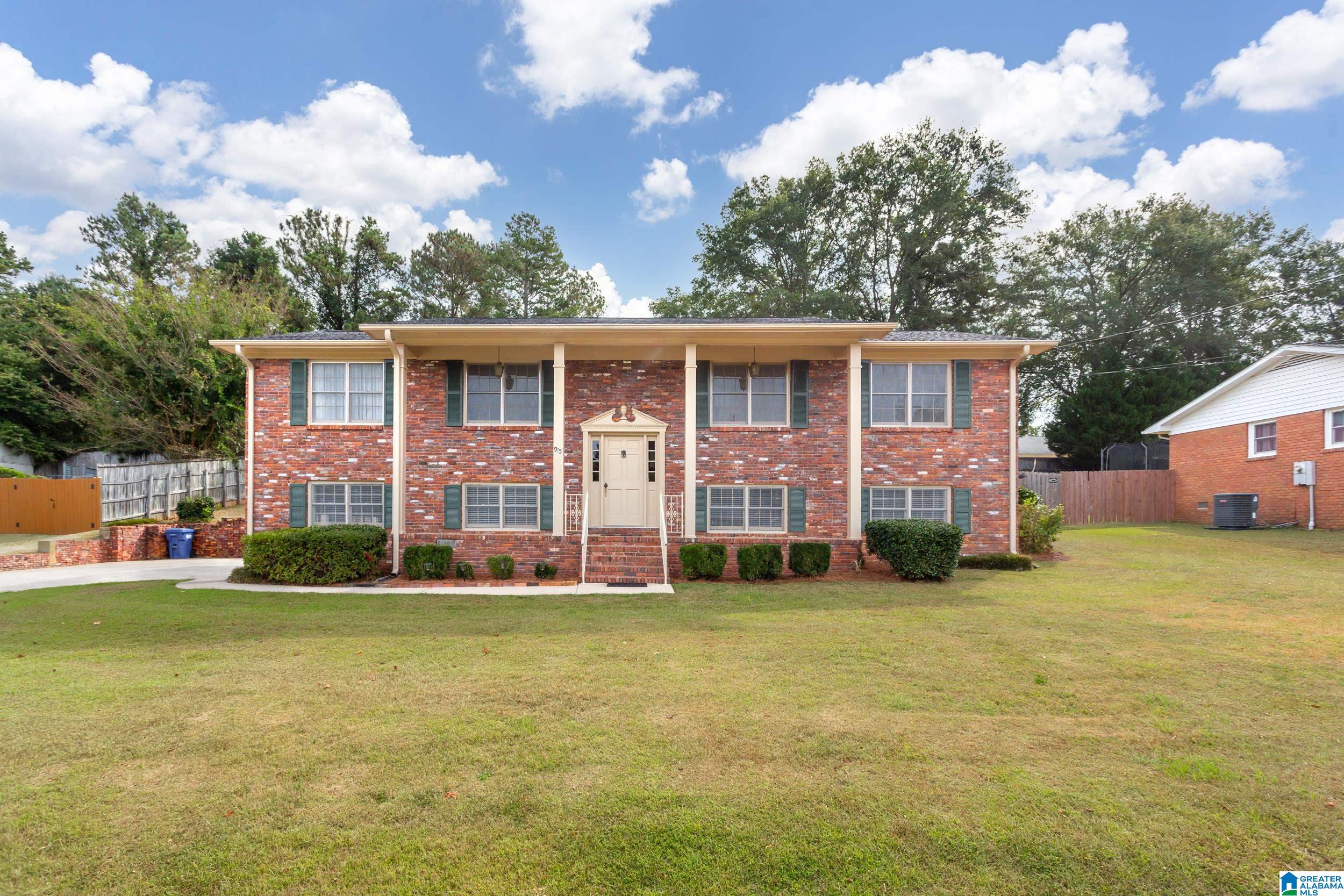 915 PINECLIFF DRIVE