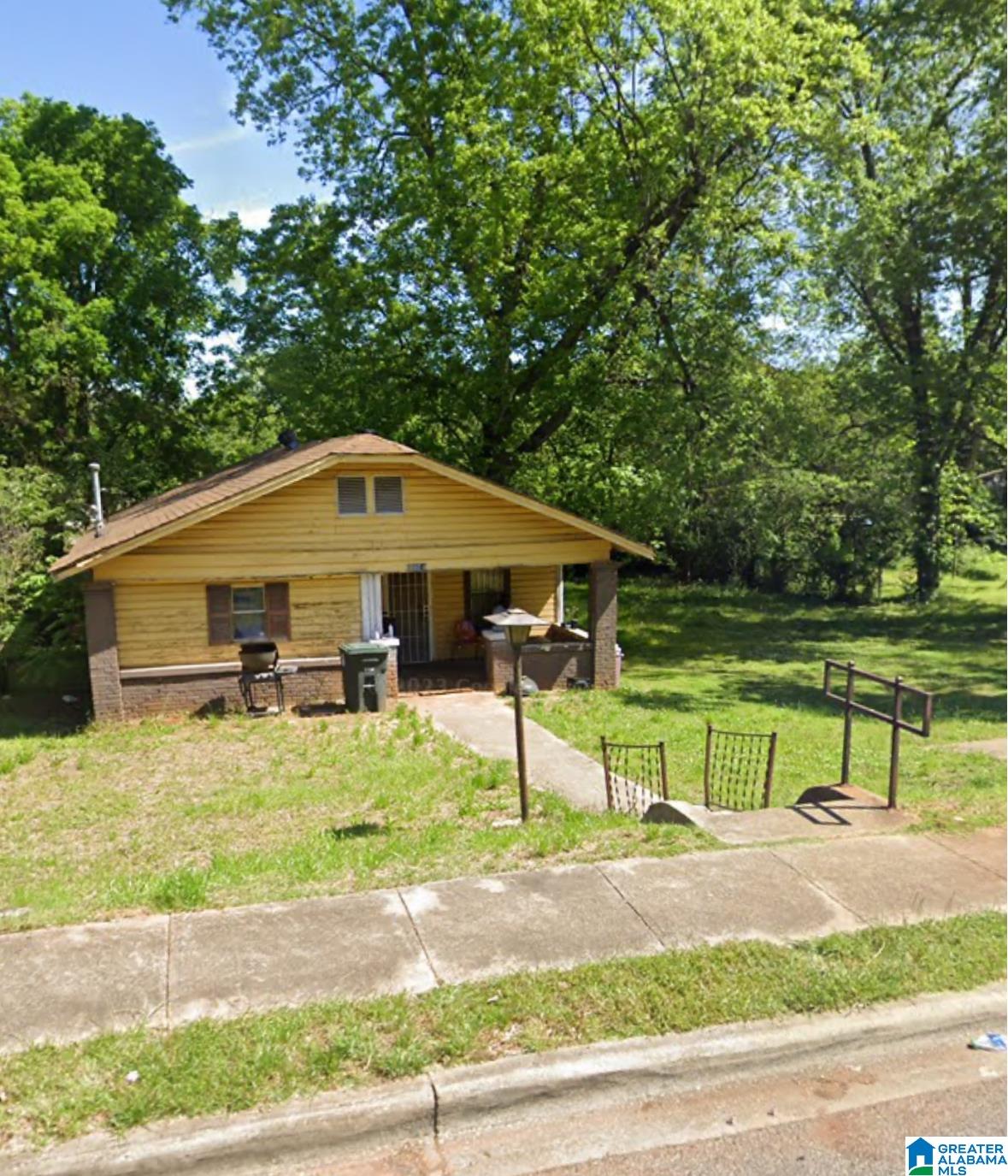 Homes for sale in Birmingham, AL | 3228 Beech Avenue Sw, Birmingham, AL 35221 | MLS# 21432935