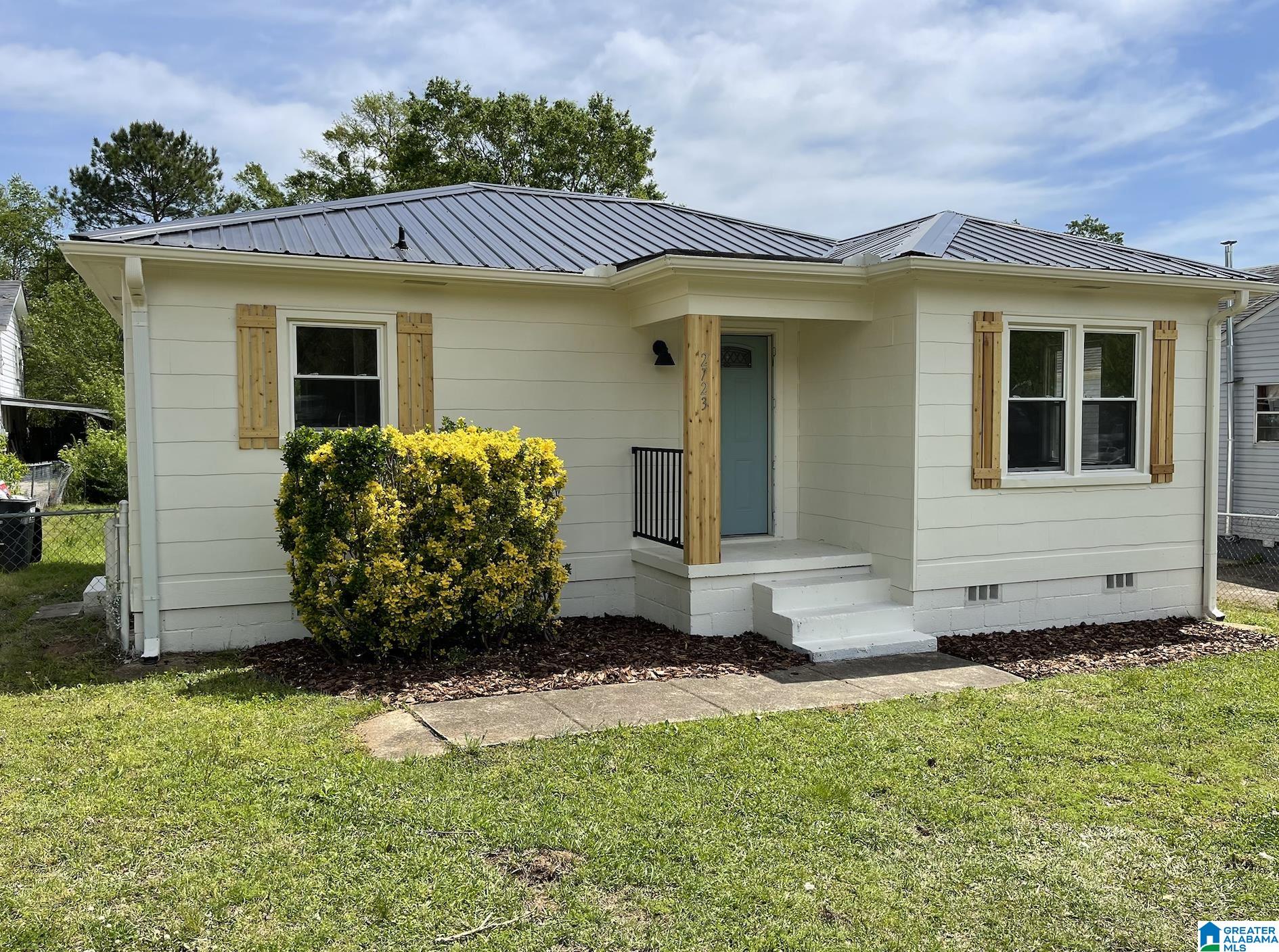 Homes for sale in Hueytown, AL | 2723 19th Street N, Hueytown, AL 35023 | MLS# 21433109