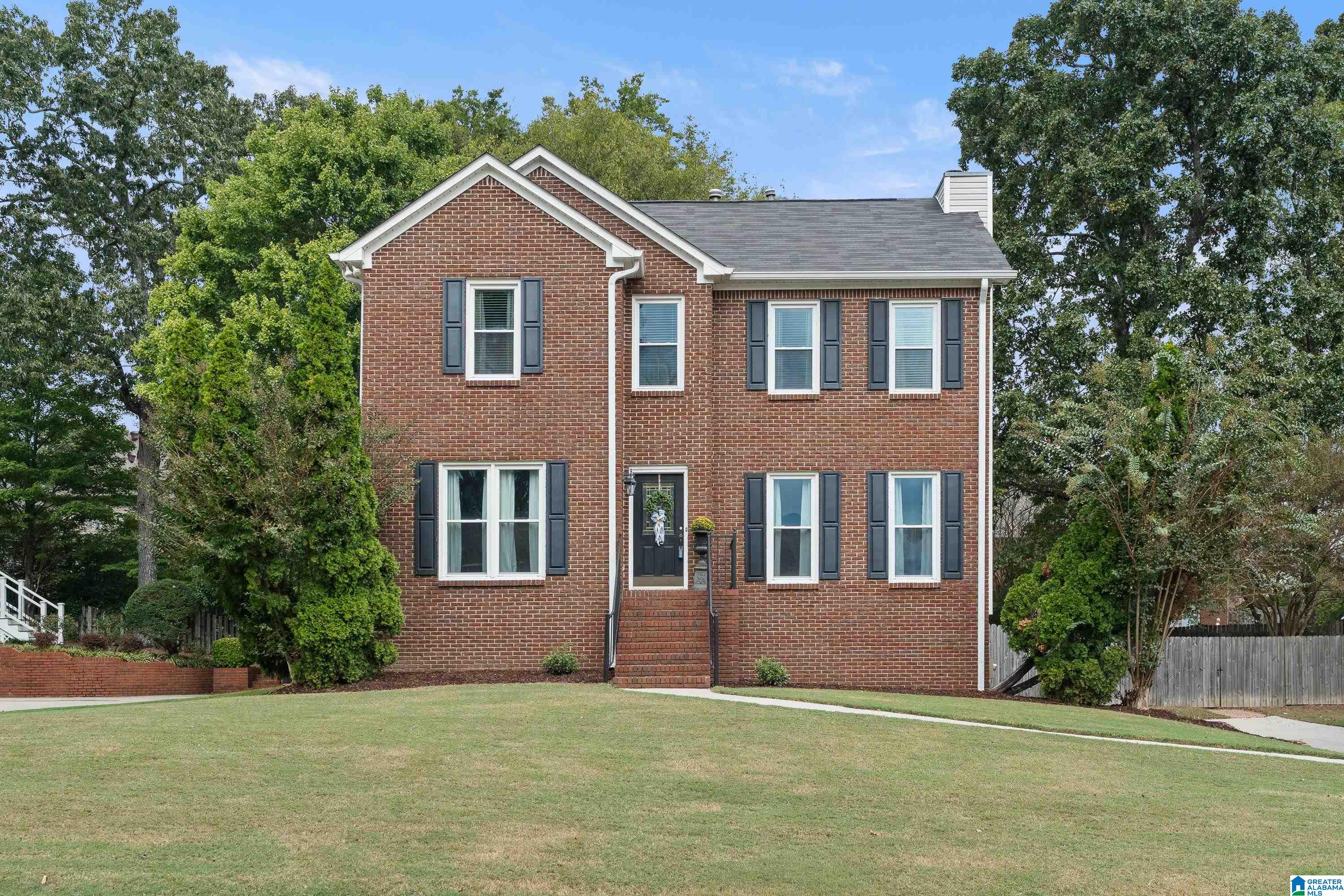 2309 WOODLAND CIRCLE