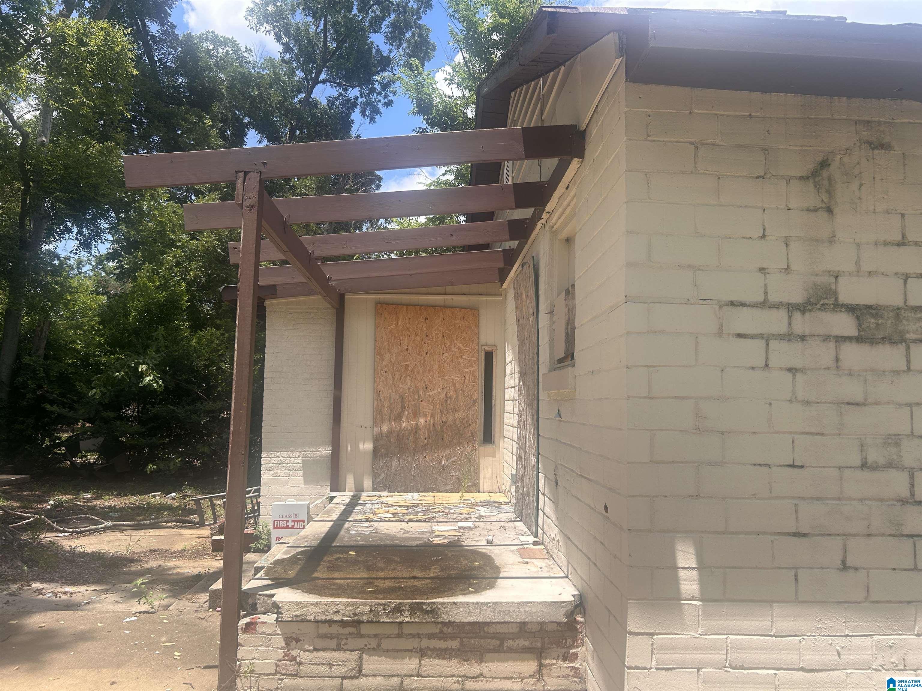 Homes for sale in Birmingham, AL | 528 1St Street Sw, Birmingham, AL 35211 | MLS# 21433346