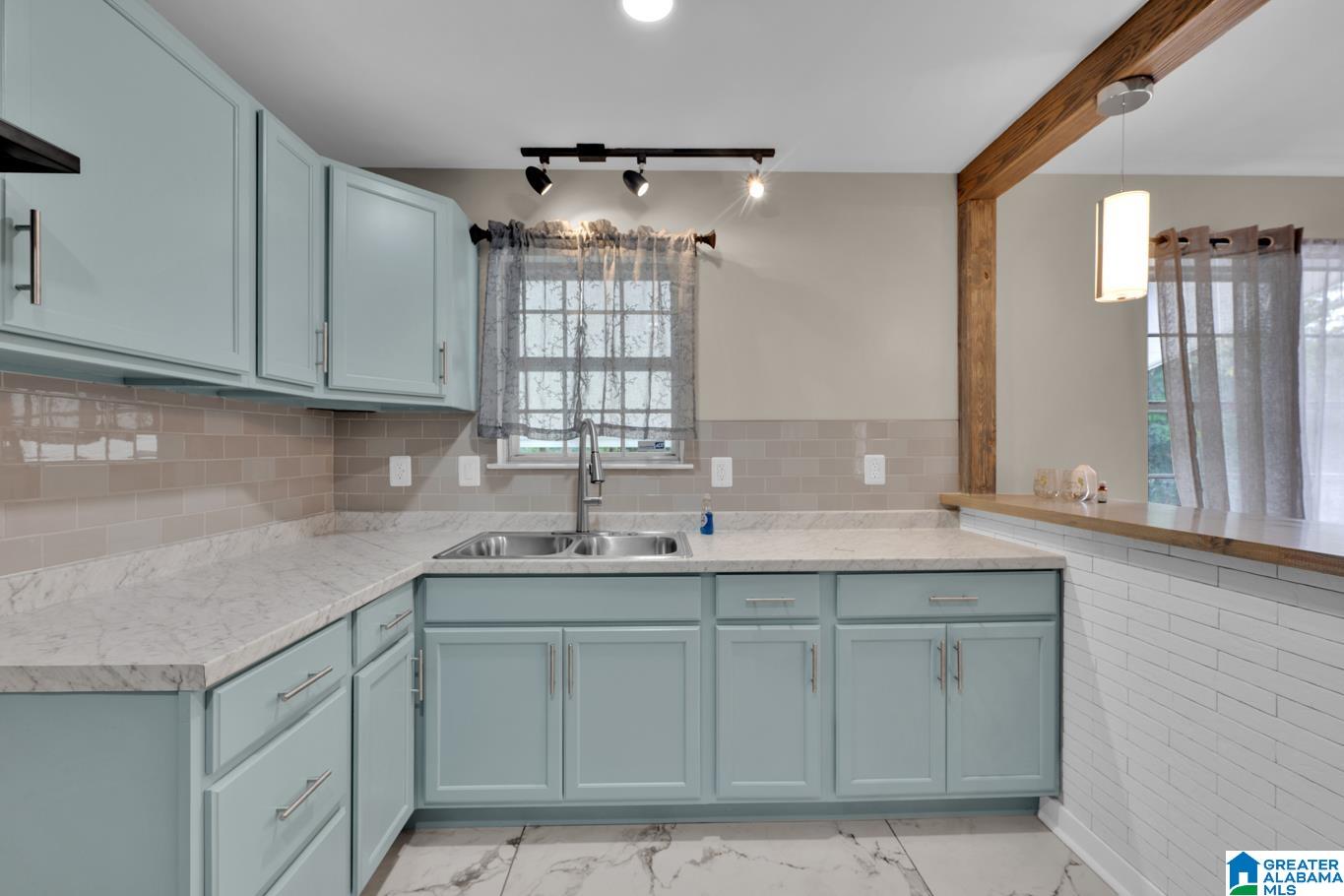 701 COUNTRY CLUB TRAIL