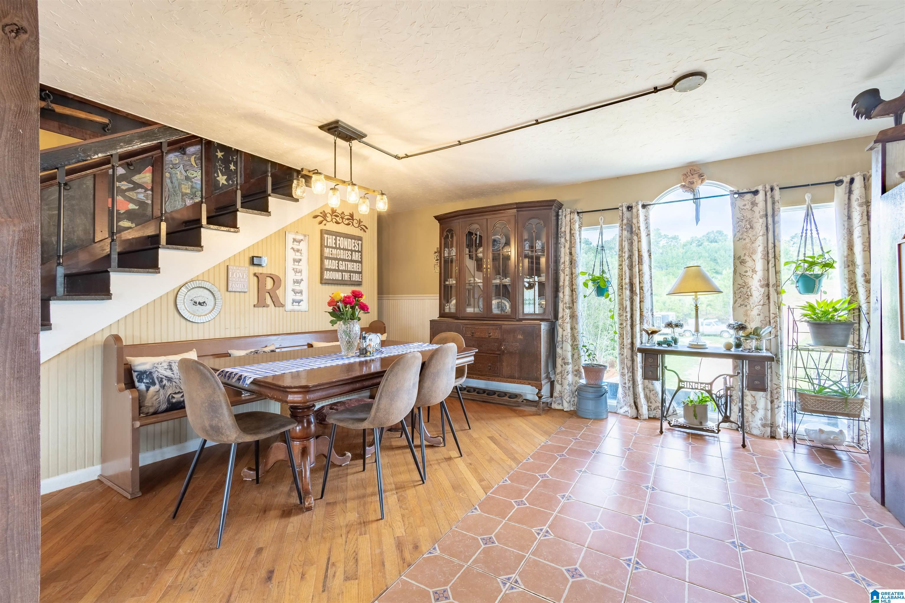 1689 County Road 864