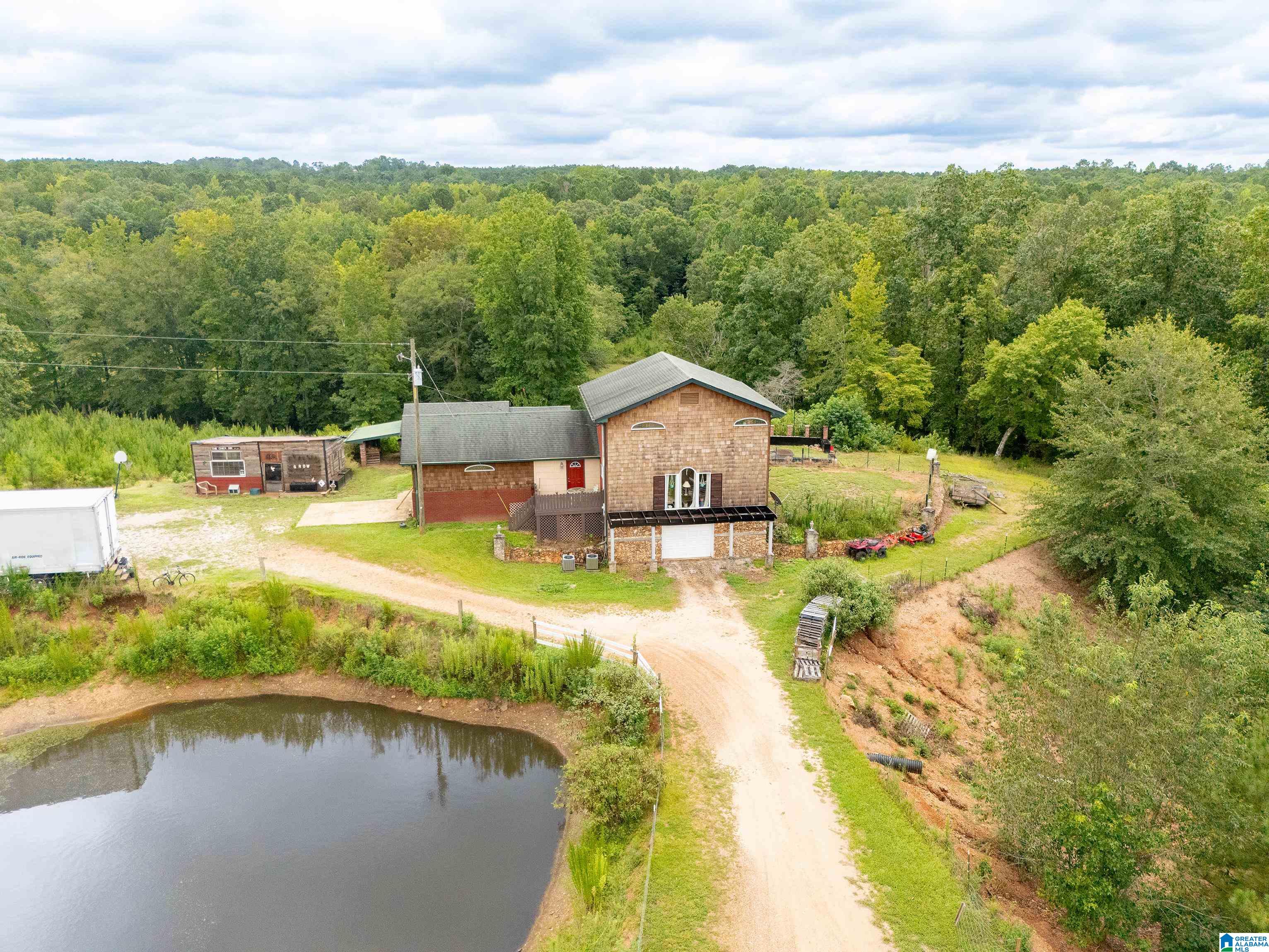 1689 County Road 864