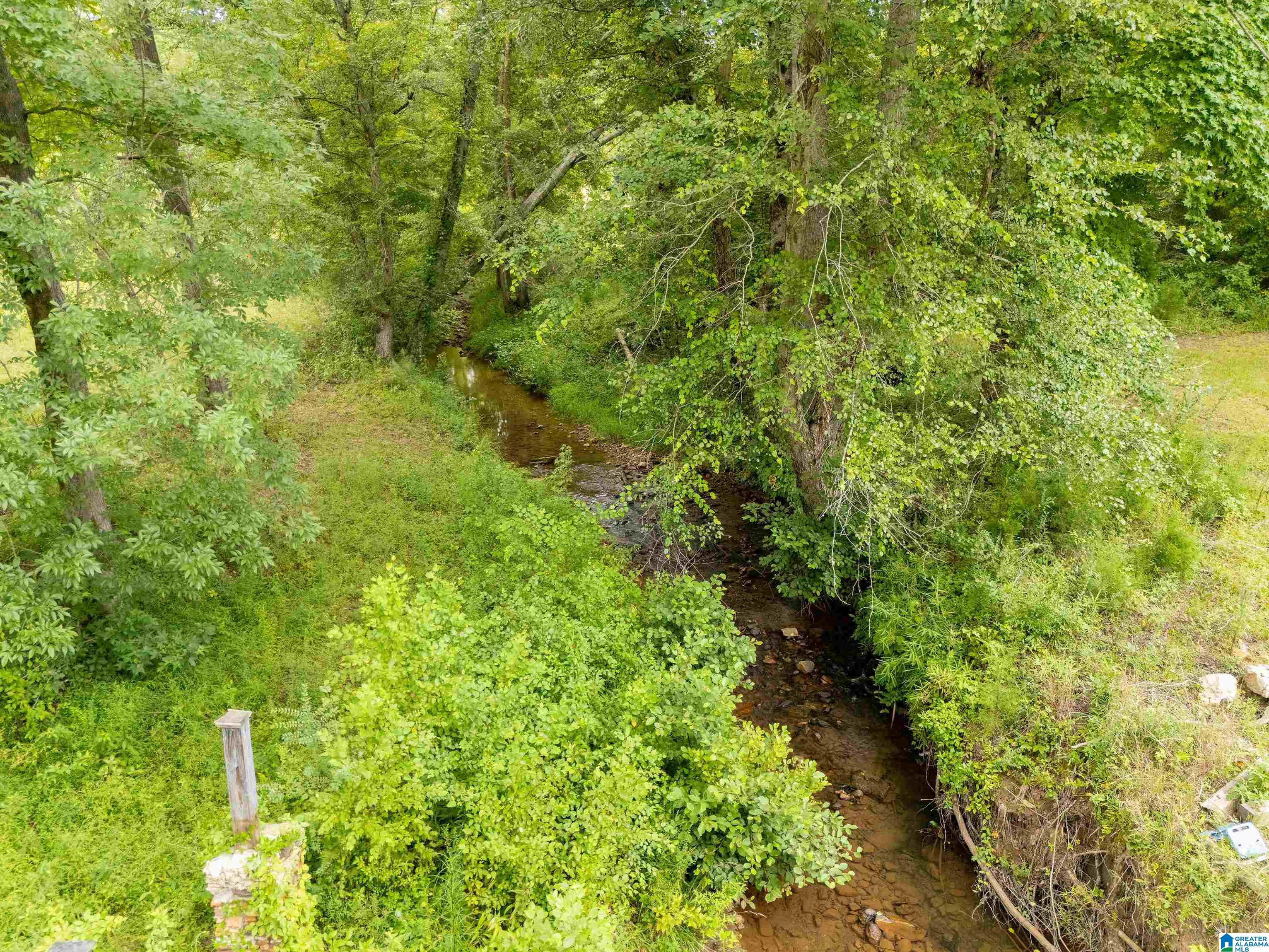 1689 County Road 864