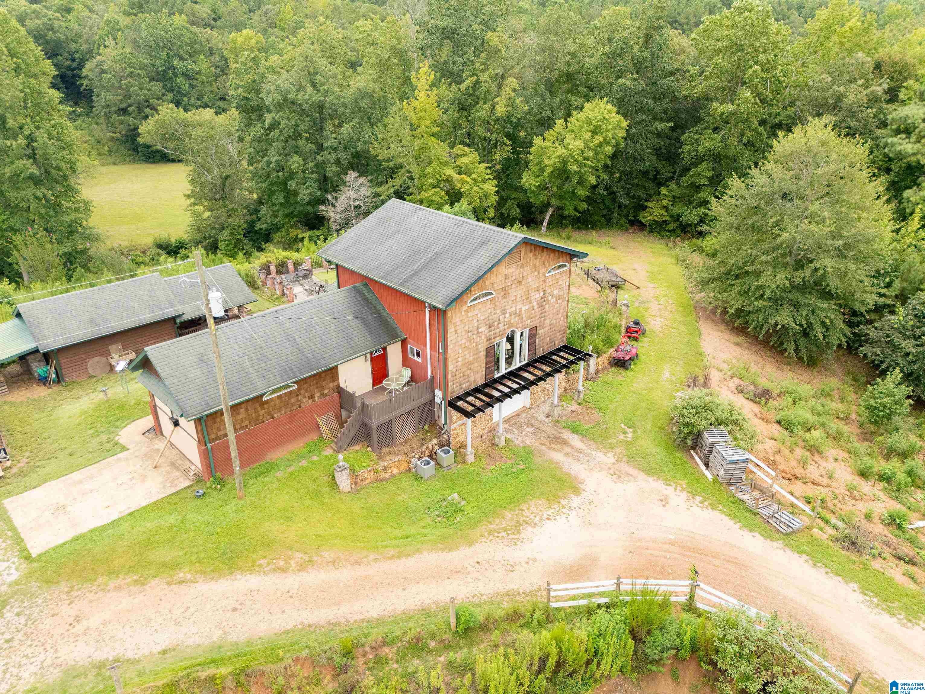 1689 County Road 864