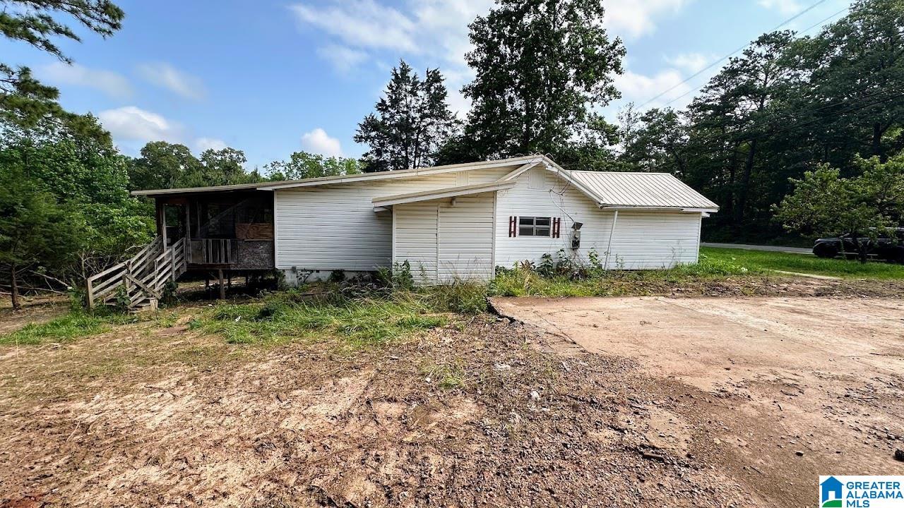 Homes for sale in Roanoke, AL | 1565 County Road 61, Roanoke, AL 36274 | MLS# 21433850