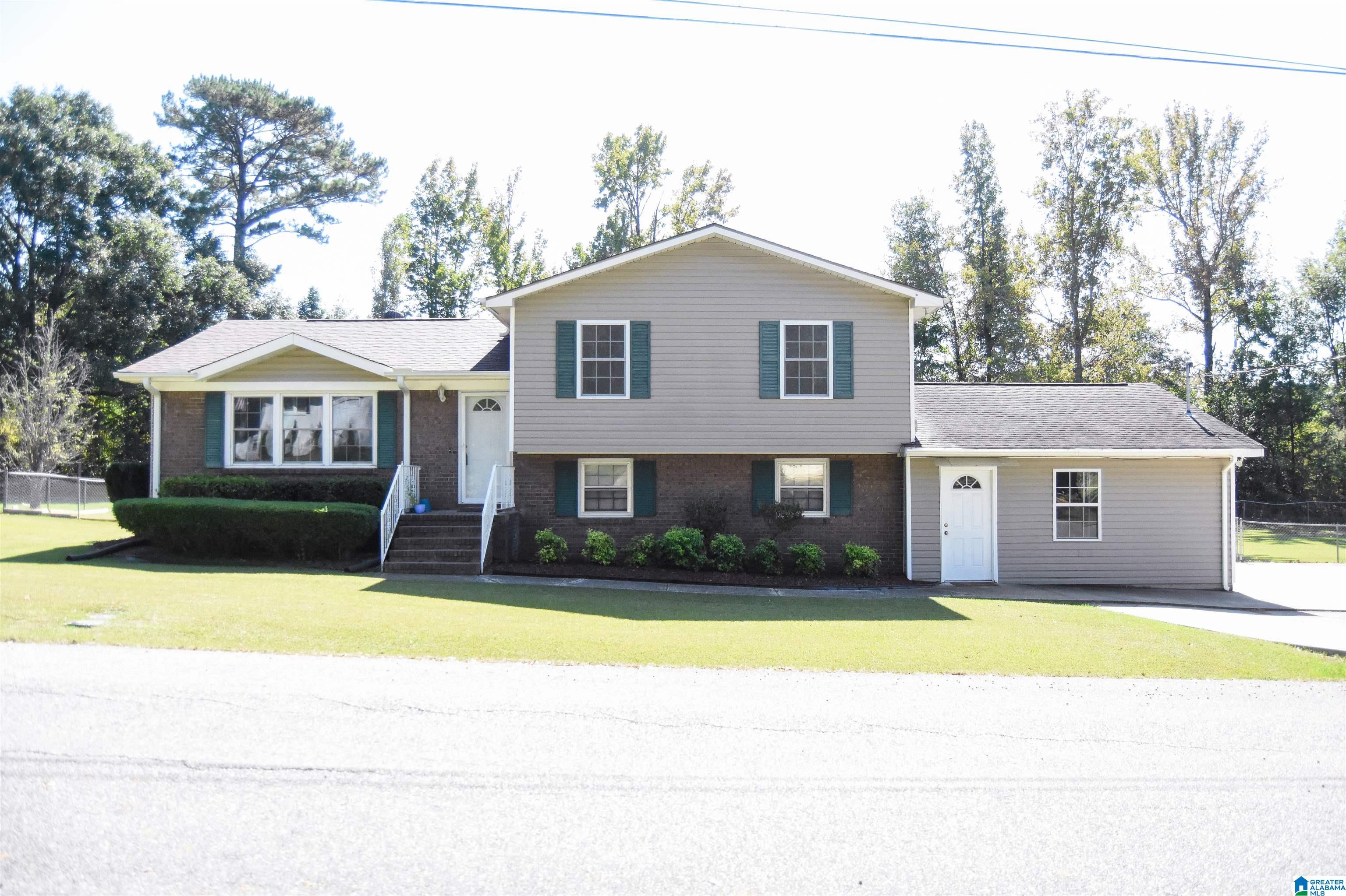 1604 PARKER LANE