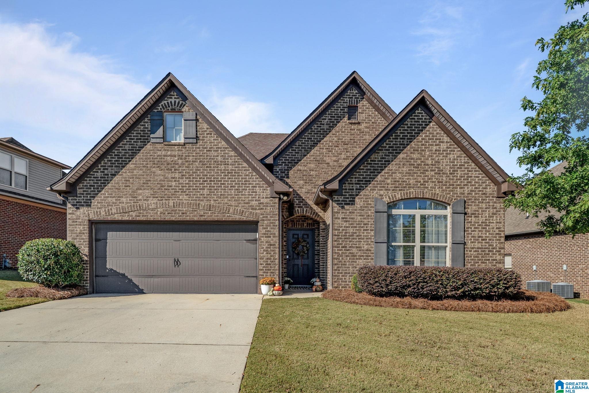 5900 LONGVIEW LANE