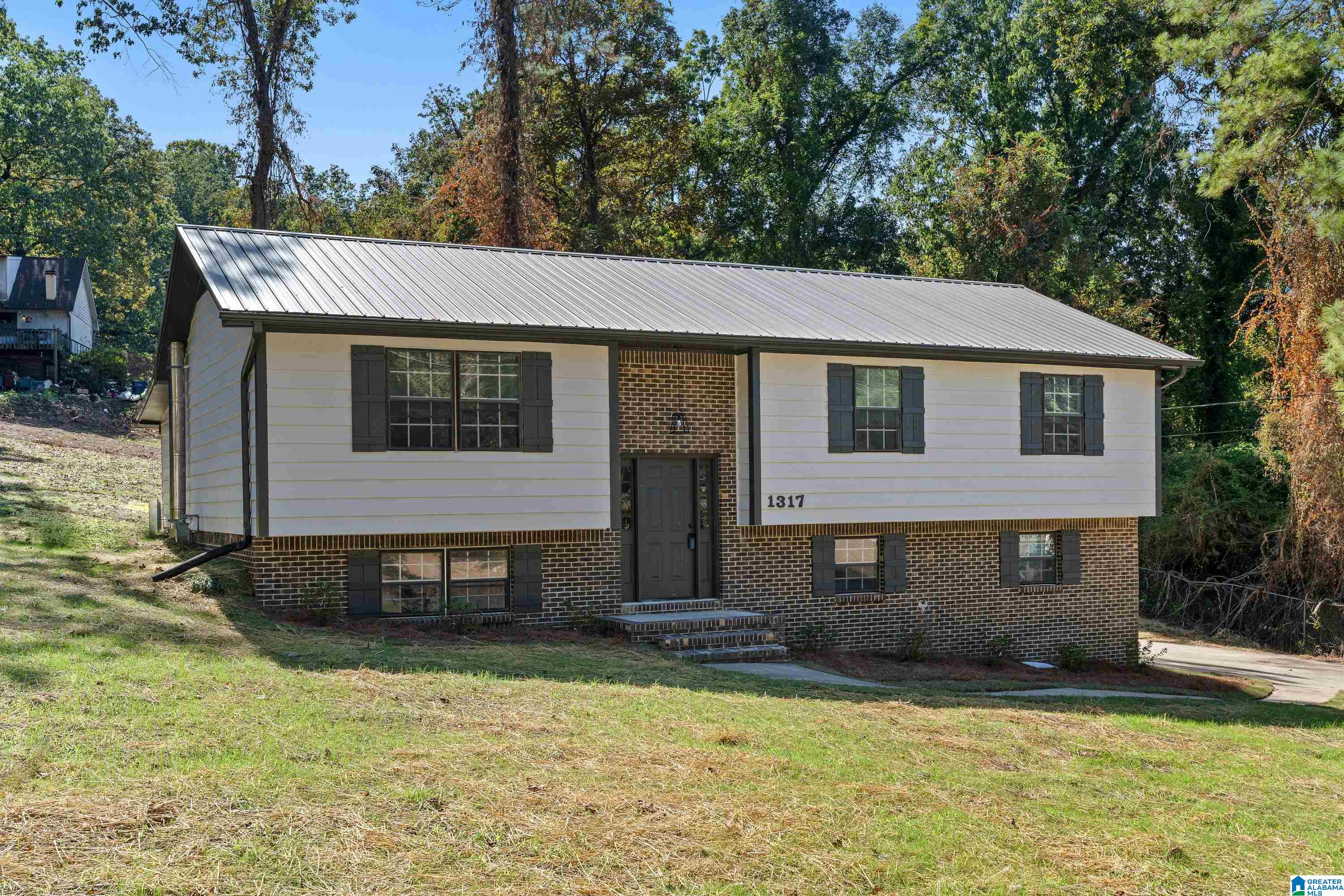 Homes for sale in Alabaster, AL | 1317 W Navajo Dr, Alabaster, AL 35007 | MLS# 21434214