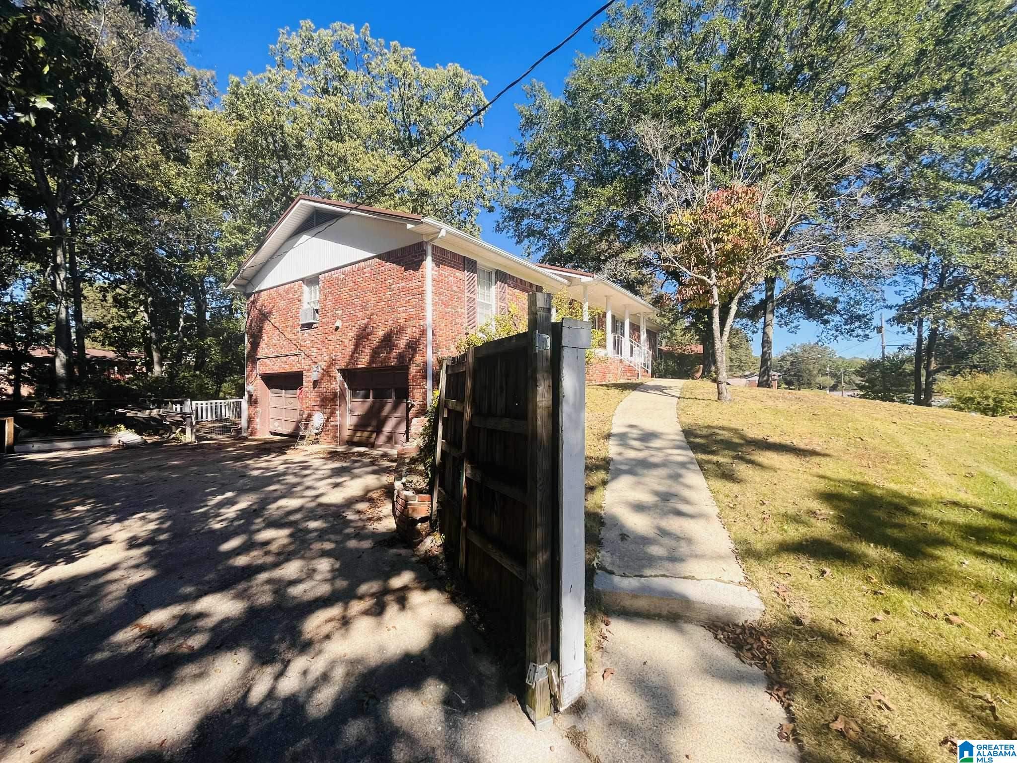 Homes for sale in Center Point, AL | 6 37th Avenue Ne, Center Point, AL 35215 | MLS# 21434284