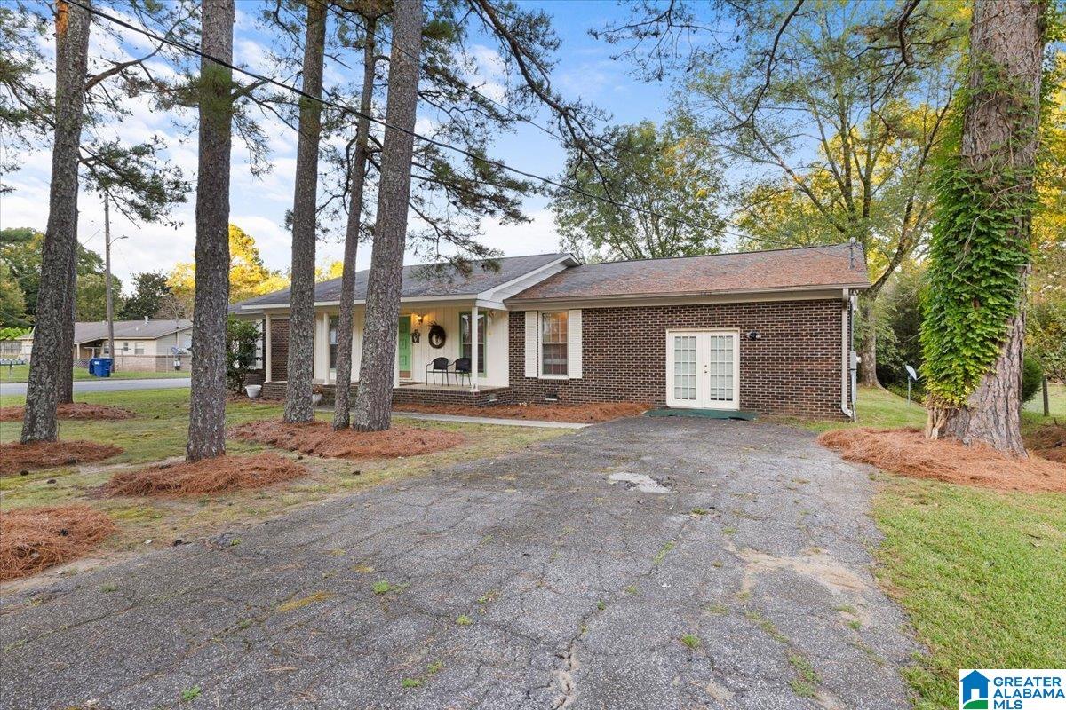 Homes for sale in Oneonta, AL | 805 Cotton Avenue, Oneonta, AL 35121 | MLS# 21434345