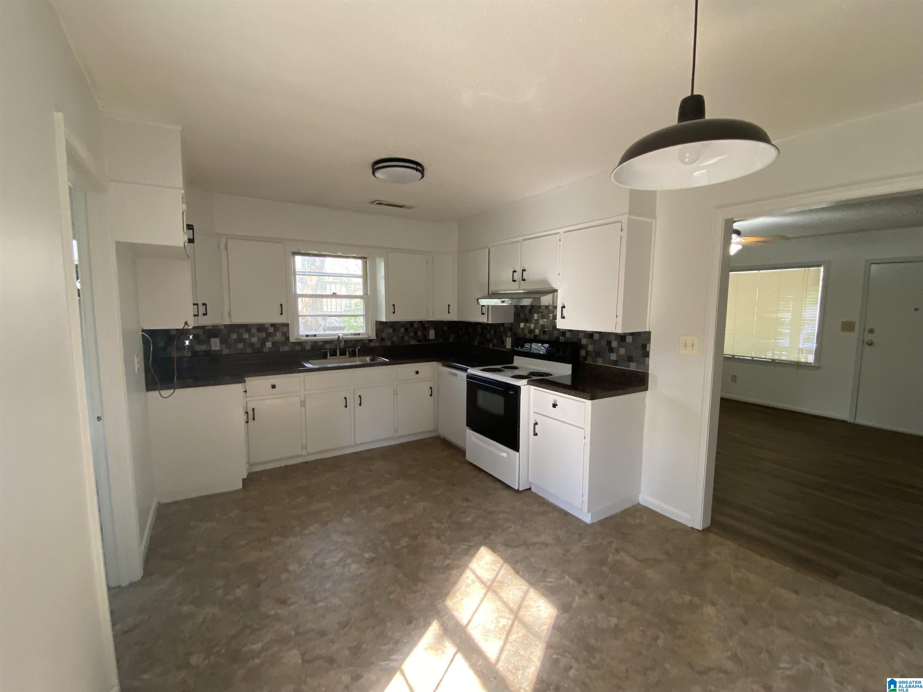 Homes for sale in Hueytown, AL | 120 Springdale Avenue, Hueytown, AL 35023 | MLS# 21434378