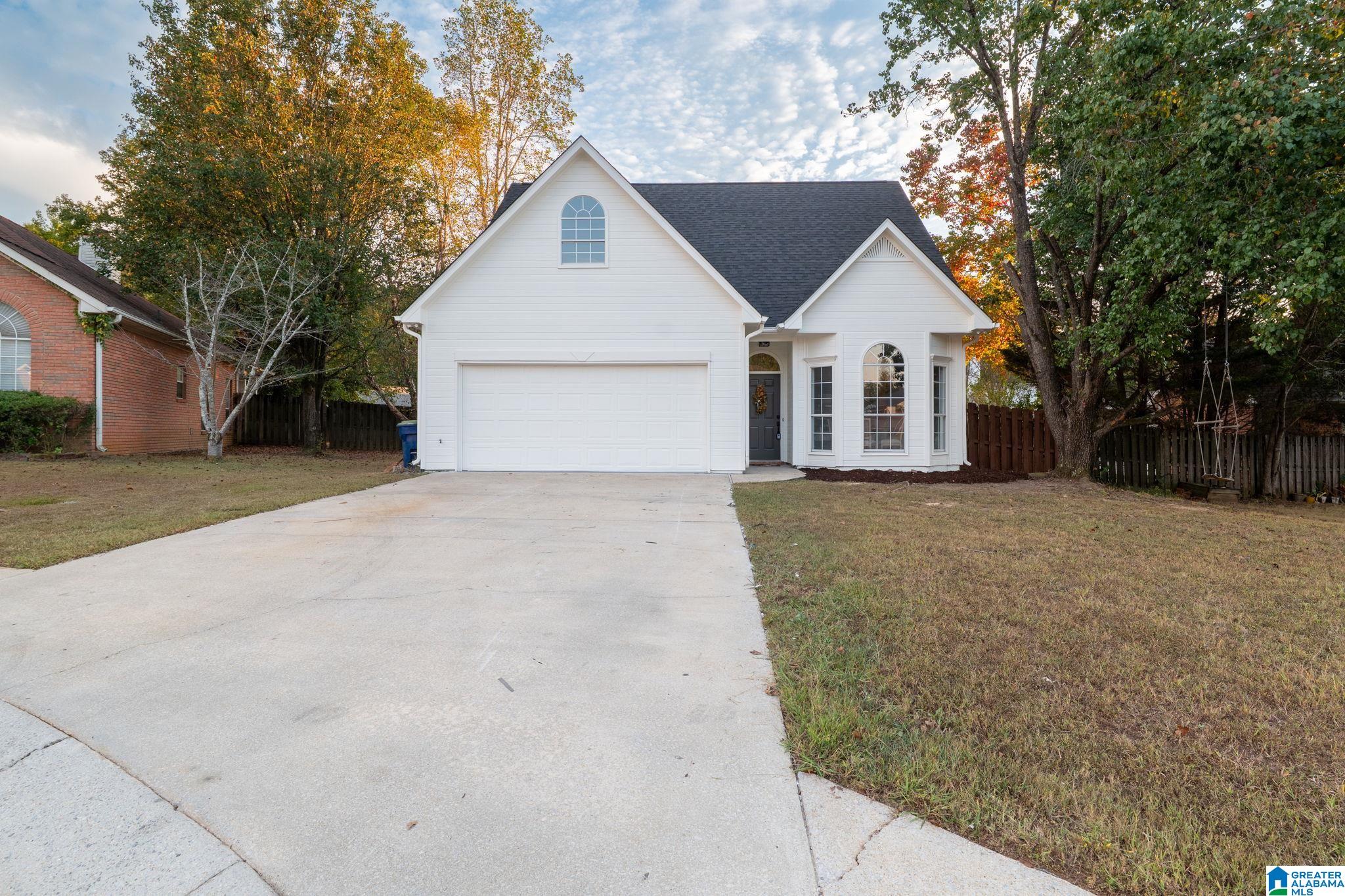 1910 AMBERLEY WOODS TRAIL