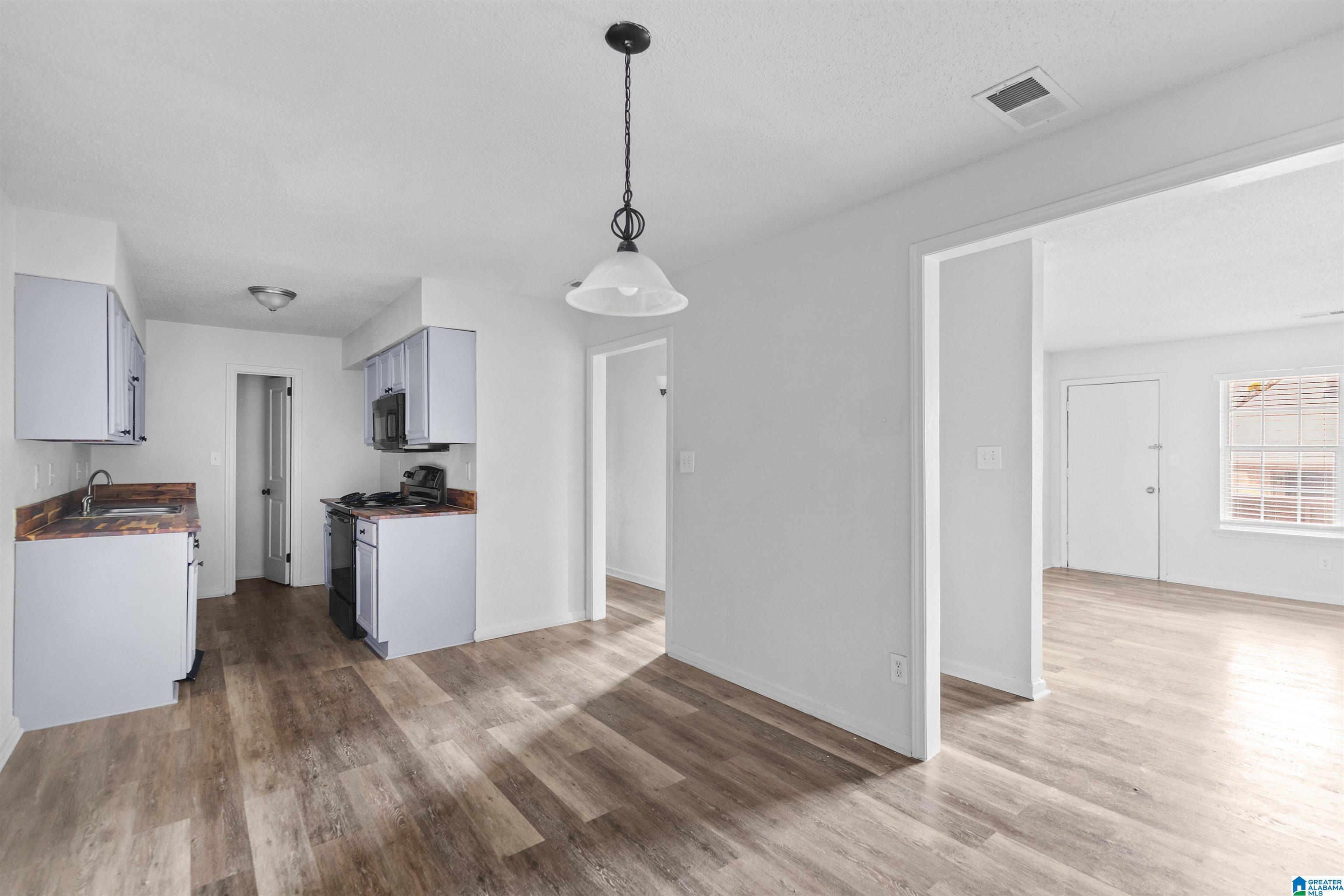 Homes for sale in Hoover, AL | 910 Chapel Creek Dr #1, Hoover, AL 35226 | MLS# 21434503