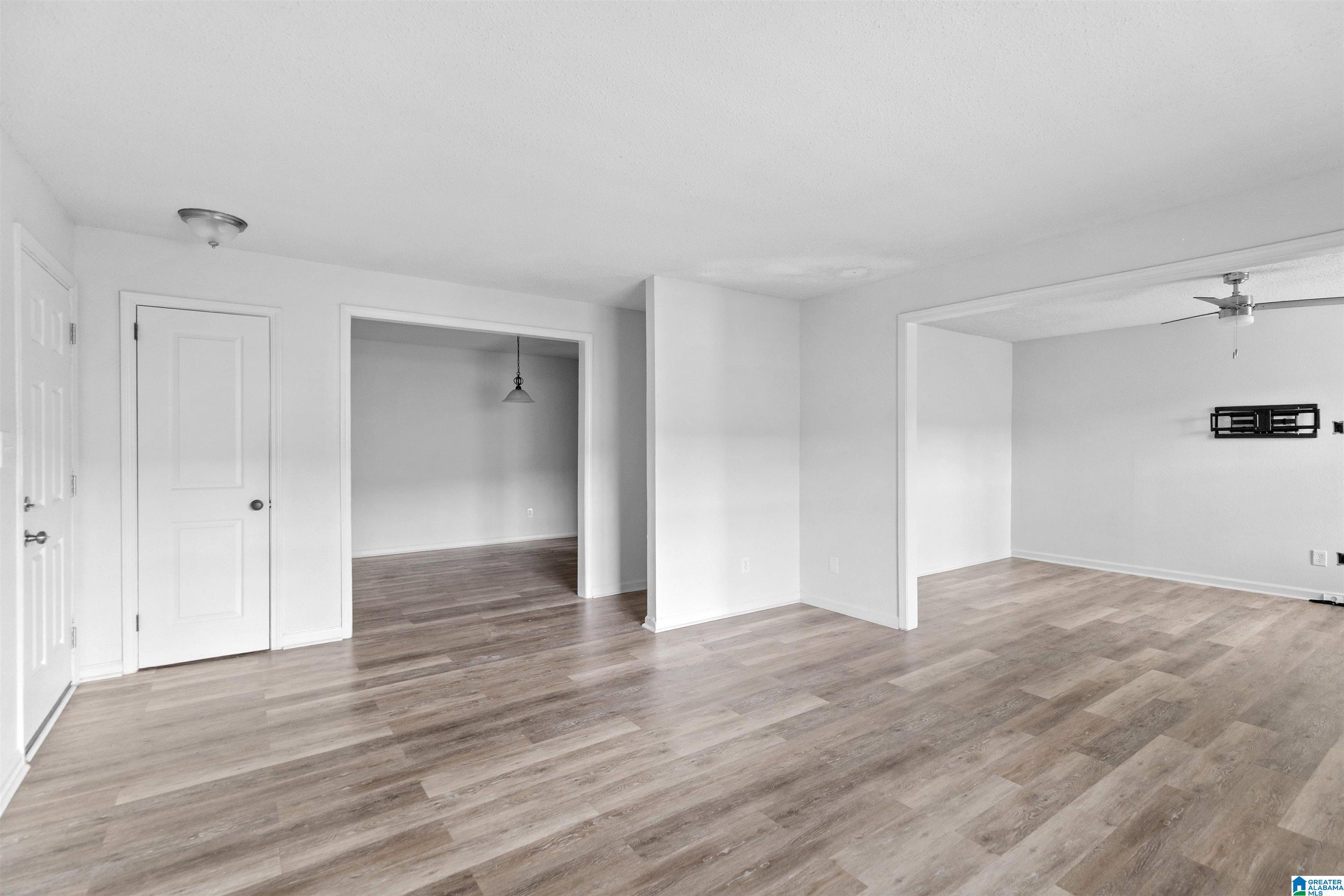 Homes for sale in Hoover, AL | 910 Chapel Creek Dr #1, Hoover, AL 35226 | MLS# 21434503